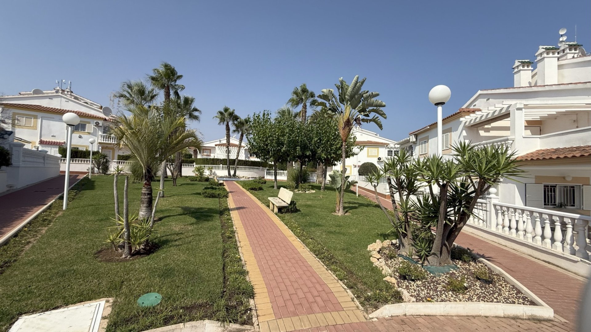 Reventa - Apartamentos -
Orihuela Costa - La Zenia