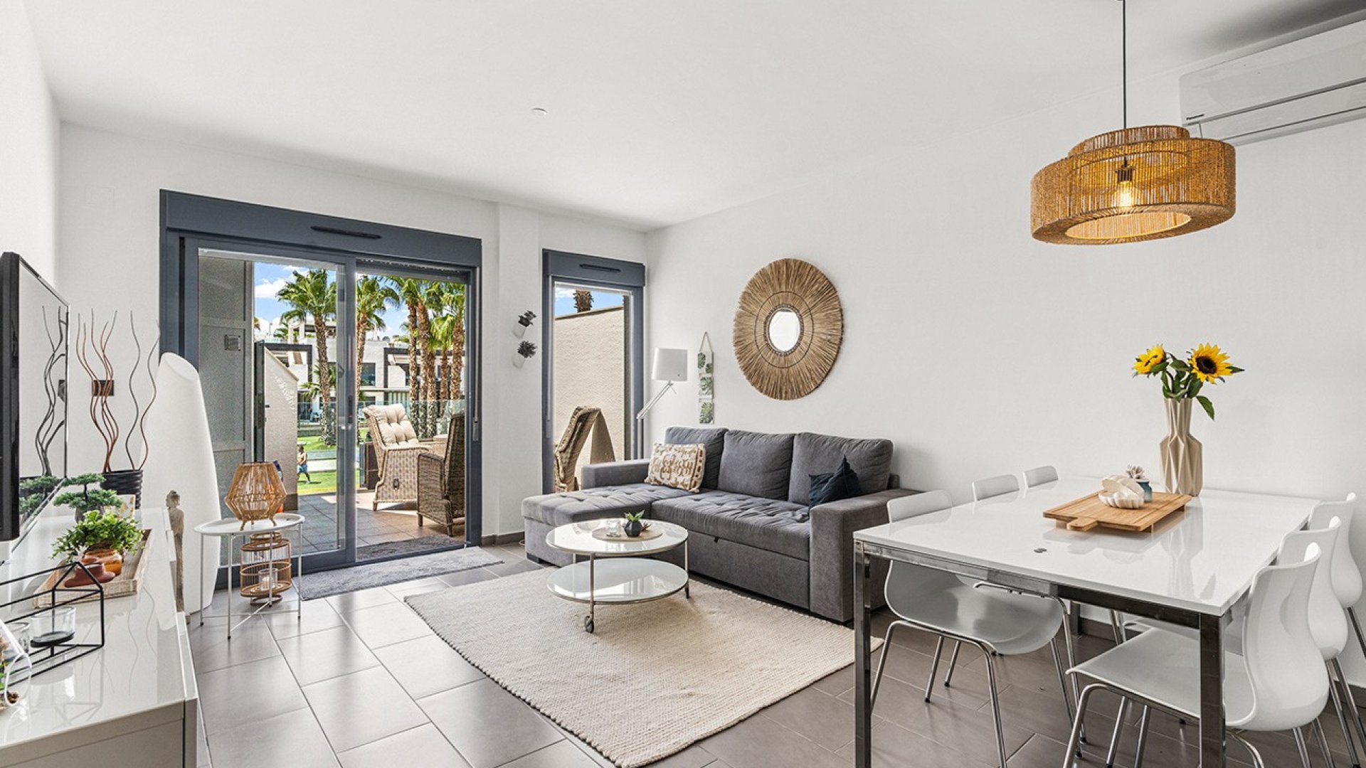 Reventa - Apartamentos -
Orihuela Costa - La Zenia