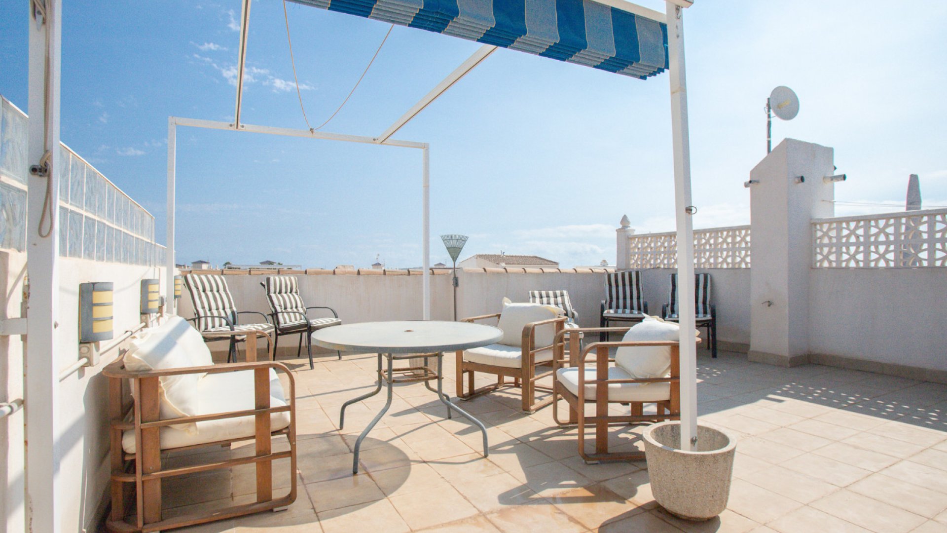 Reventa - Apartamentos -
Orihuela Costa - Los Almendros-La Florida