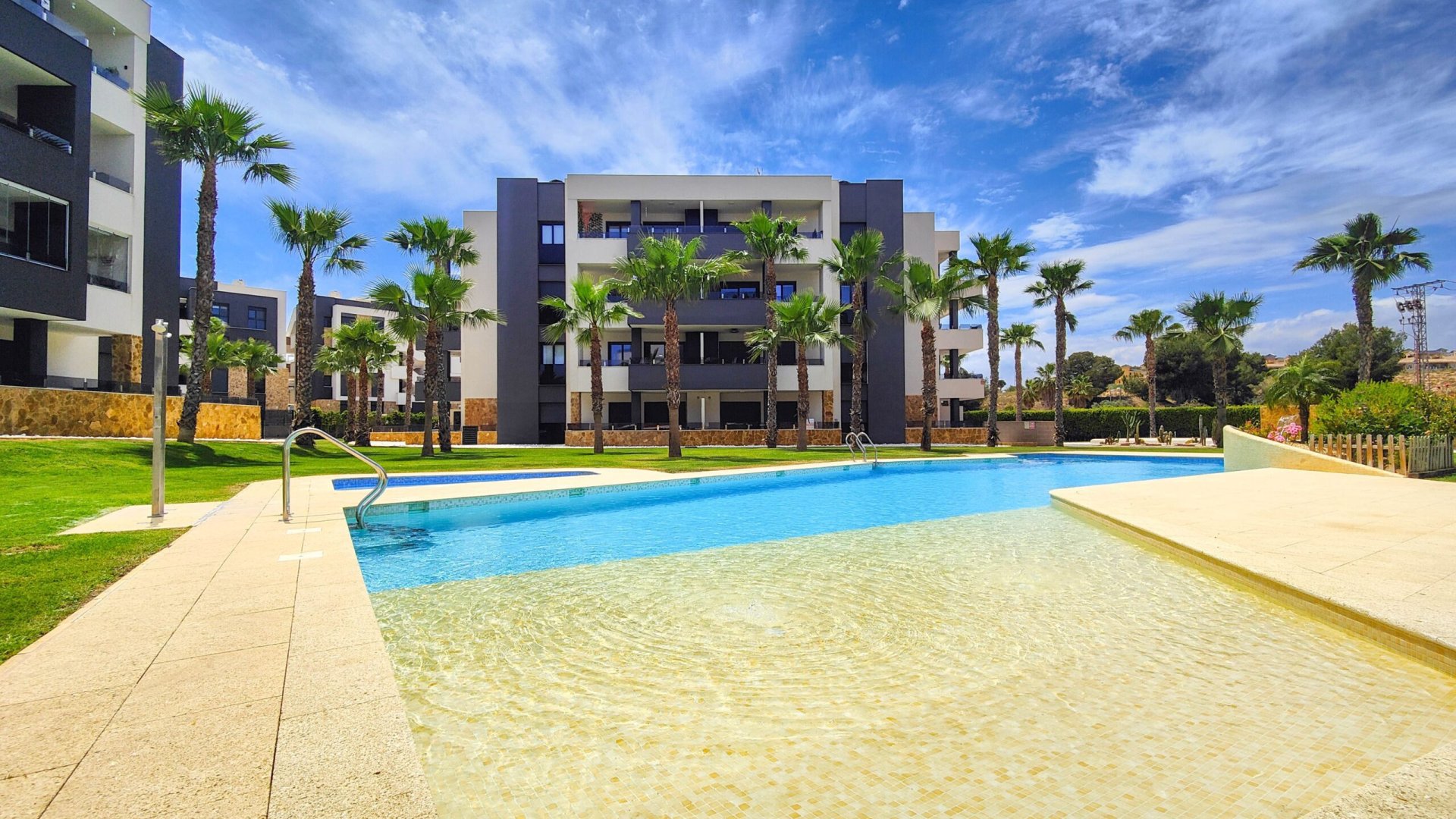Reventa - Apartamentos -
Orihuela Costa - Los Altos