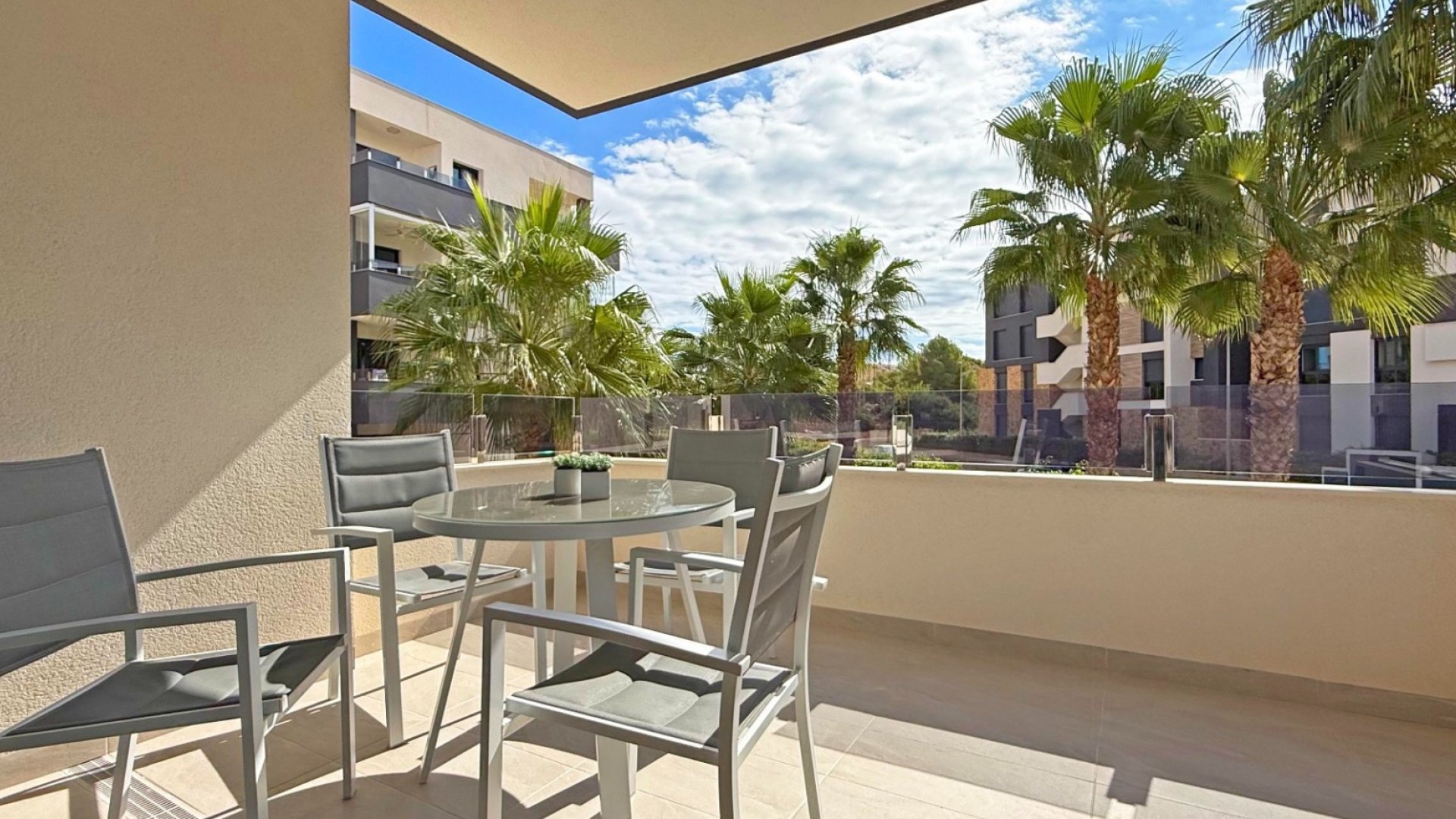 Reventa - Apartamentos -
Orihuela Costa - Los Altos