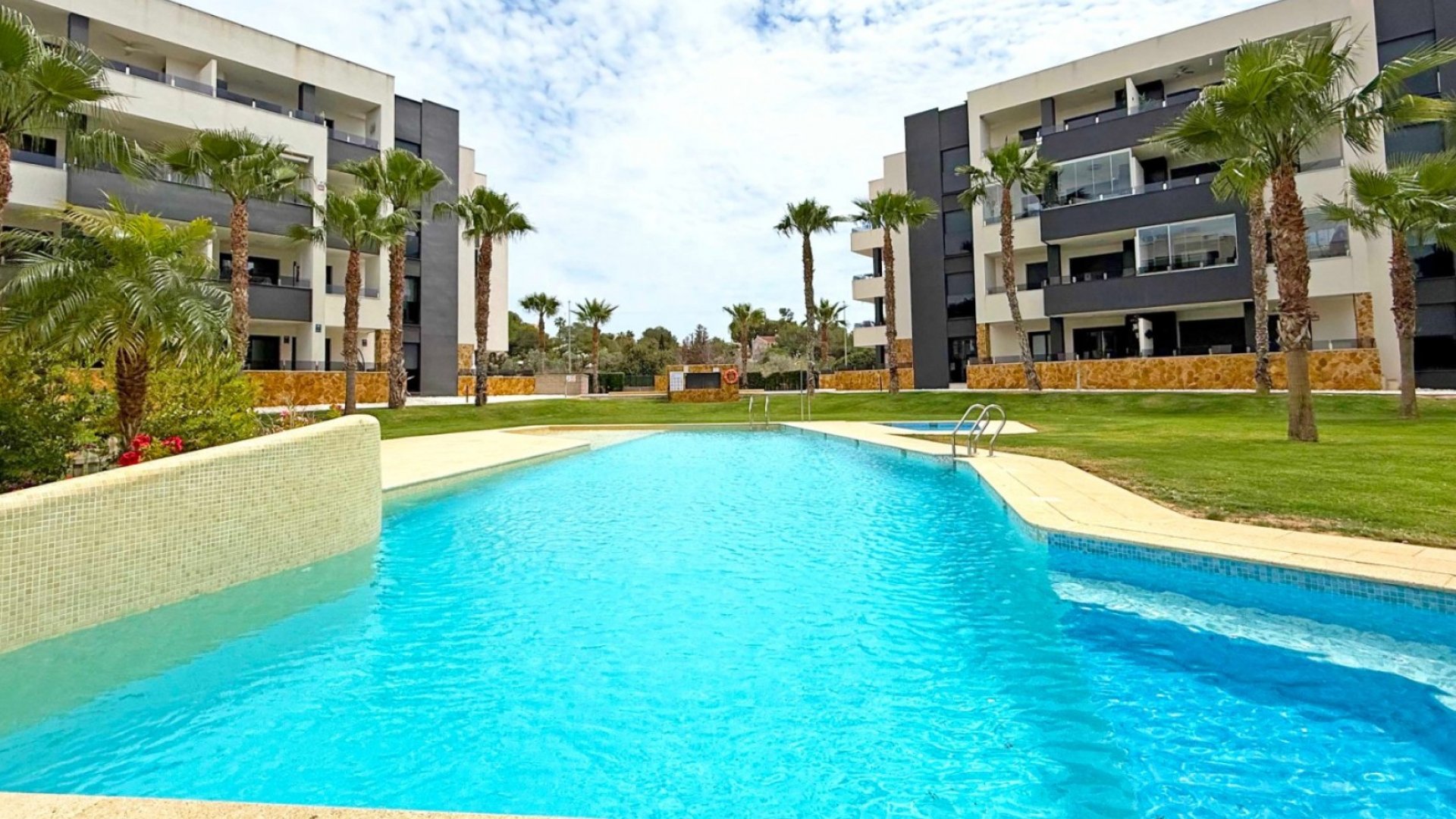 Reventa - Apartamentos -
Orihuela Costa - Los Altos