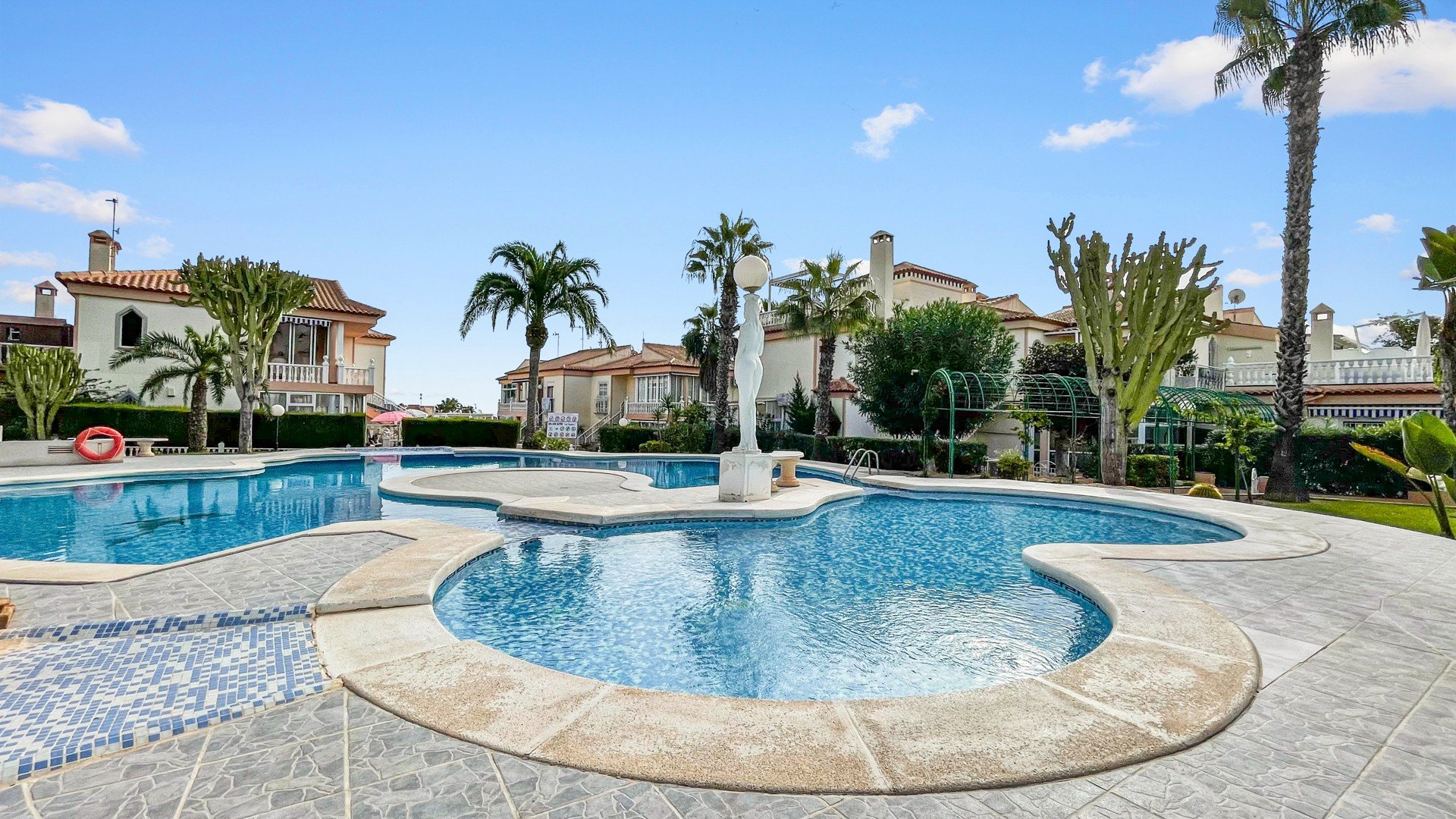 Reventa - Apartamentos -
Orihuela Costa - Los Altos *