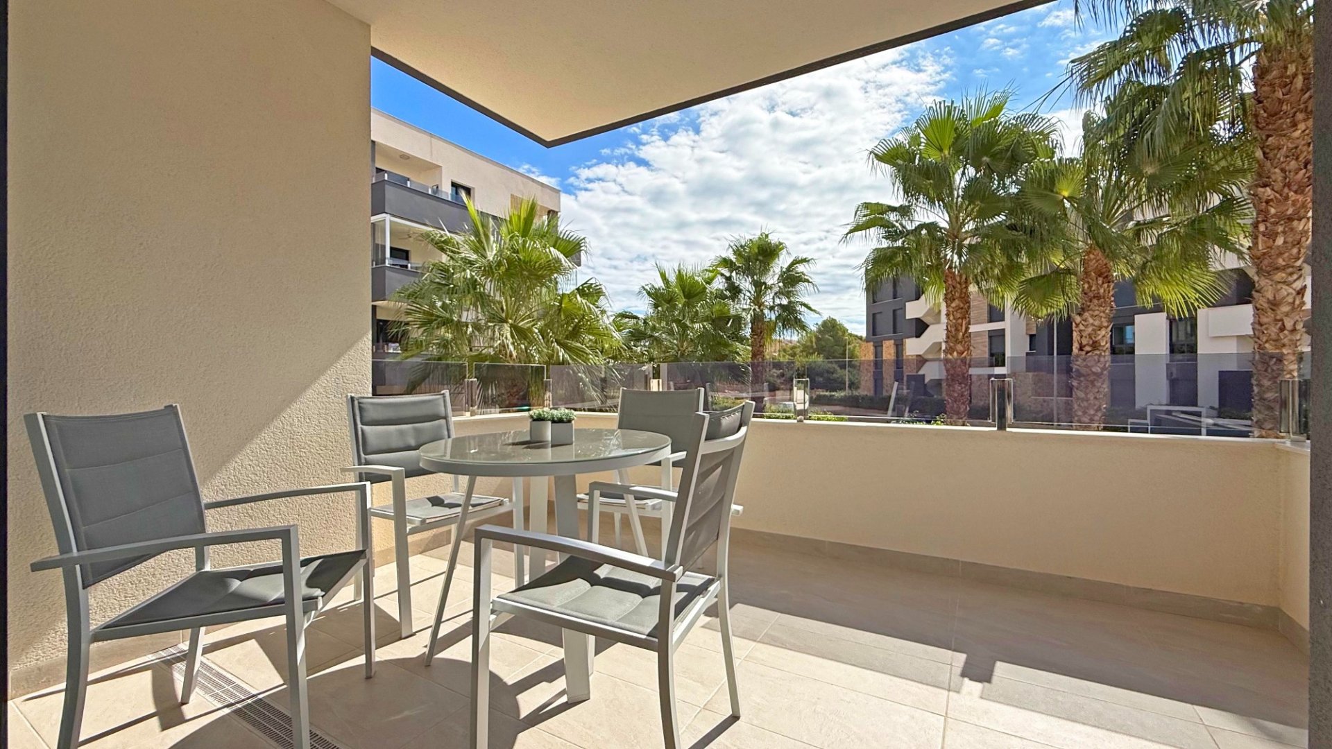 Reventa - Apartamentos -
Orihuela Costa - Los Altos