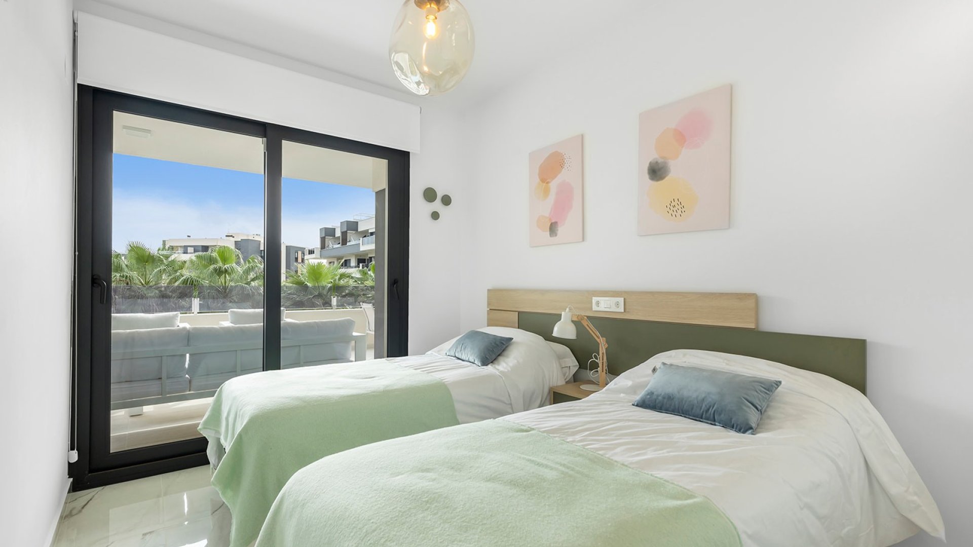 Reventa - Apartamentos -
Orihuela Costa - Orihuela