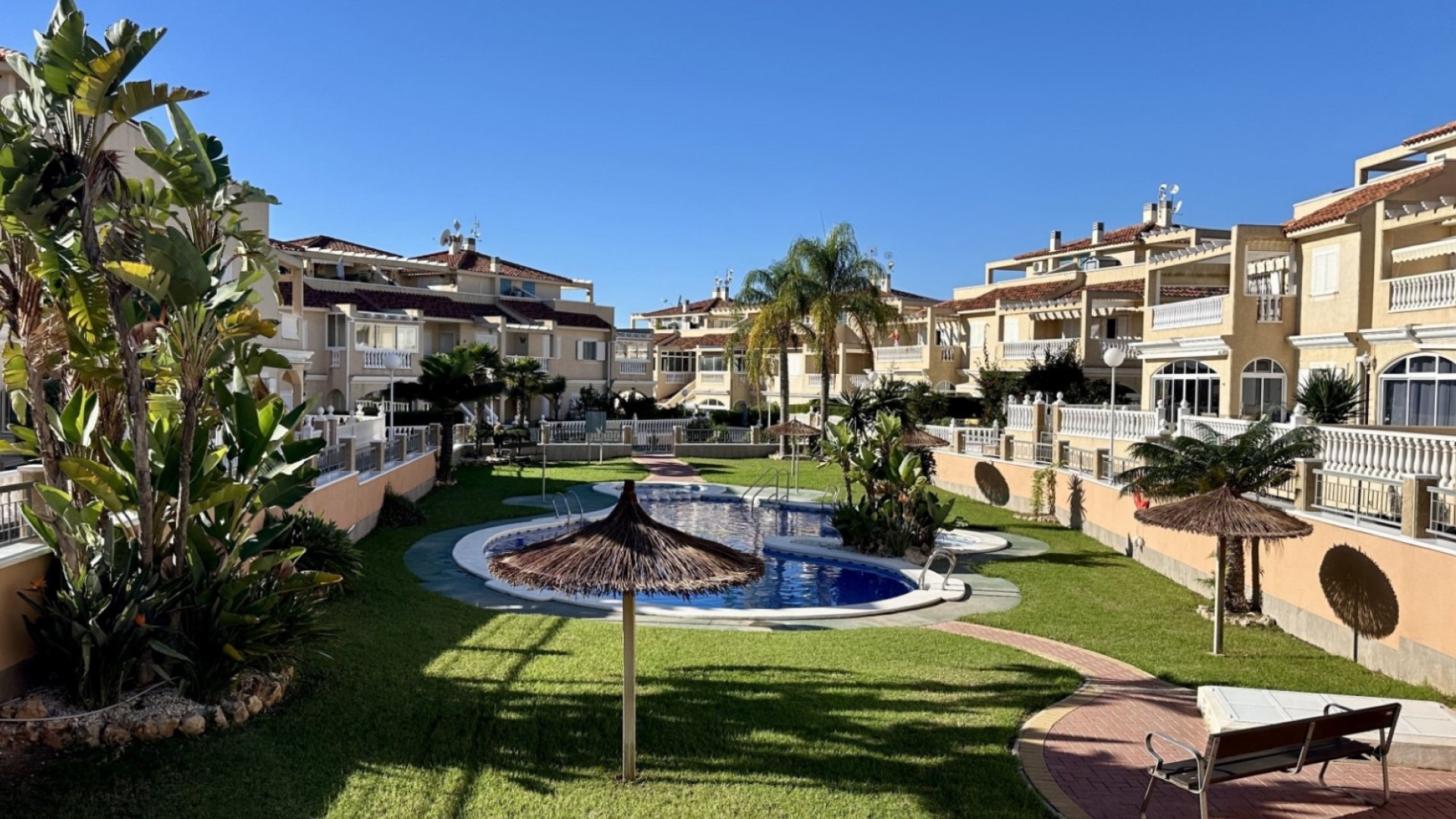 Reventa - Apartamentos -
Orihuela Costa - Playa Flamenca