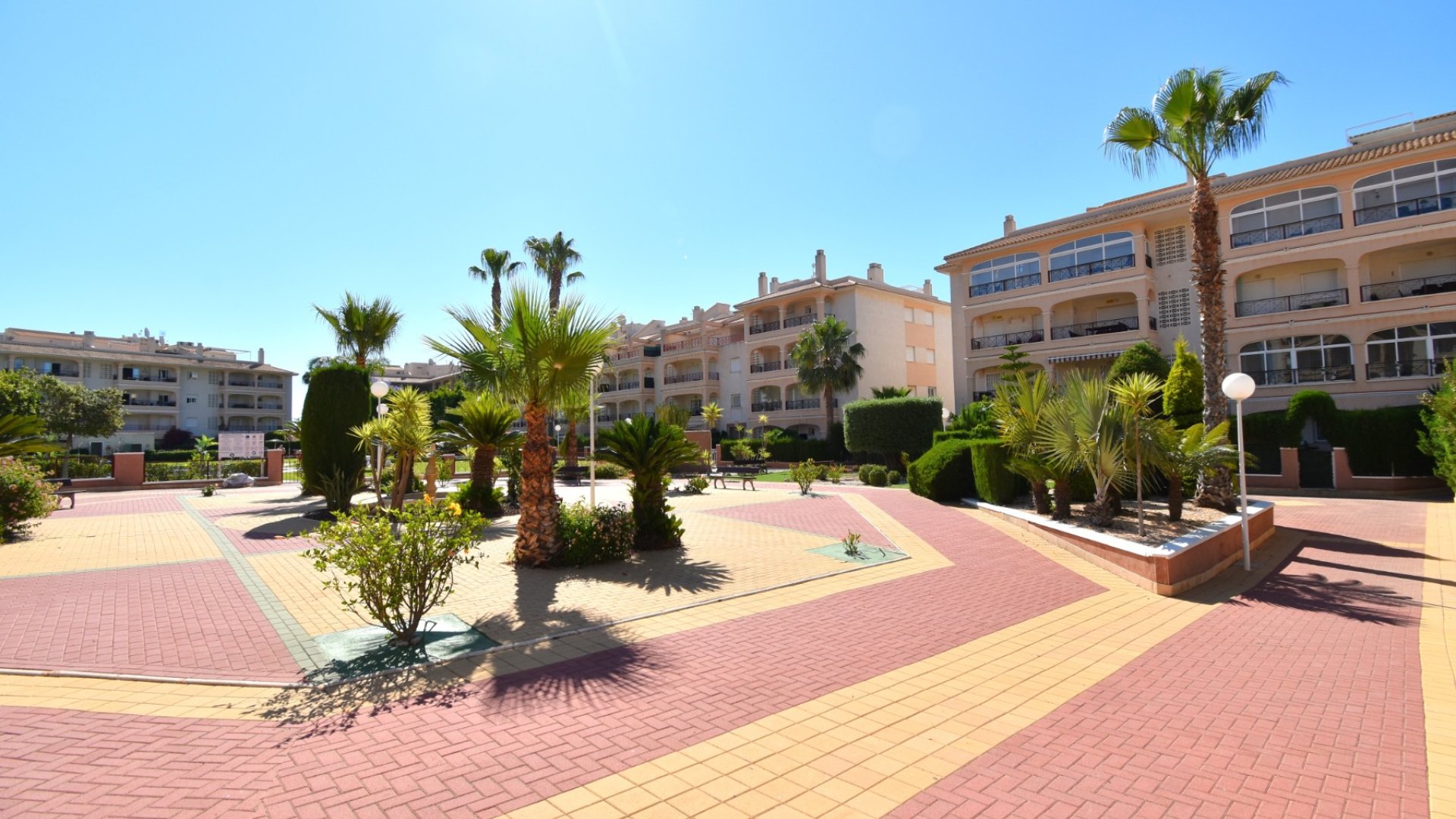 Reventa - Apartamentos -
Orihuela Costa - Playa Flamenca