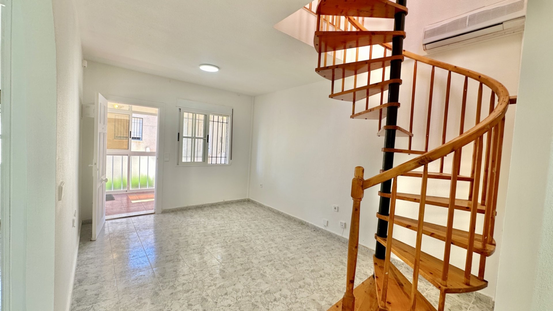 Reventa - Apartamentos -
Orihuela Costa - Playa Flamenca