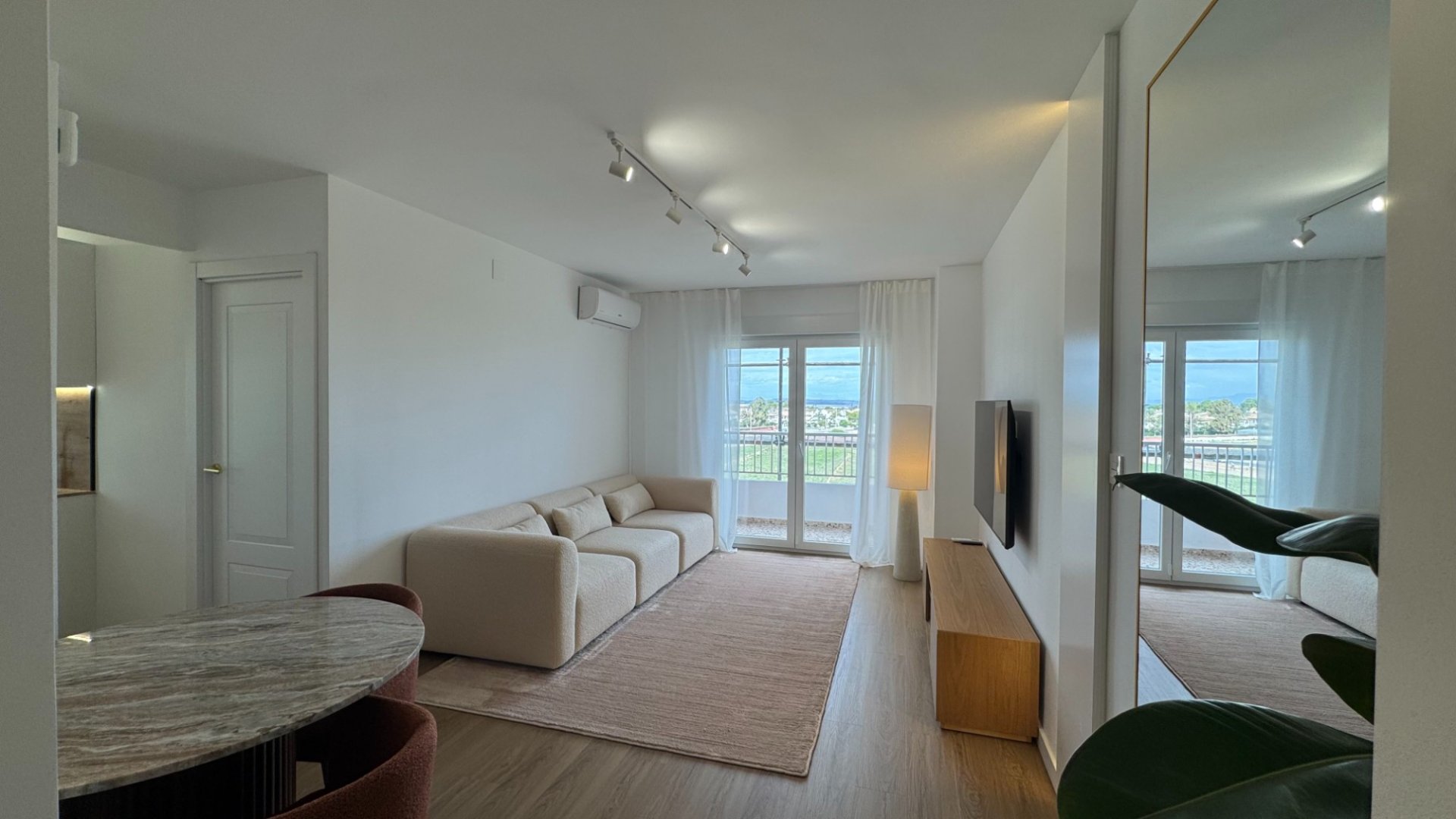 Reventa - Apartamentos -
Orihuela Costa - Punta Prima