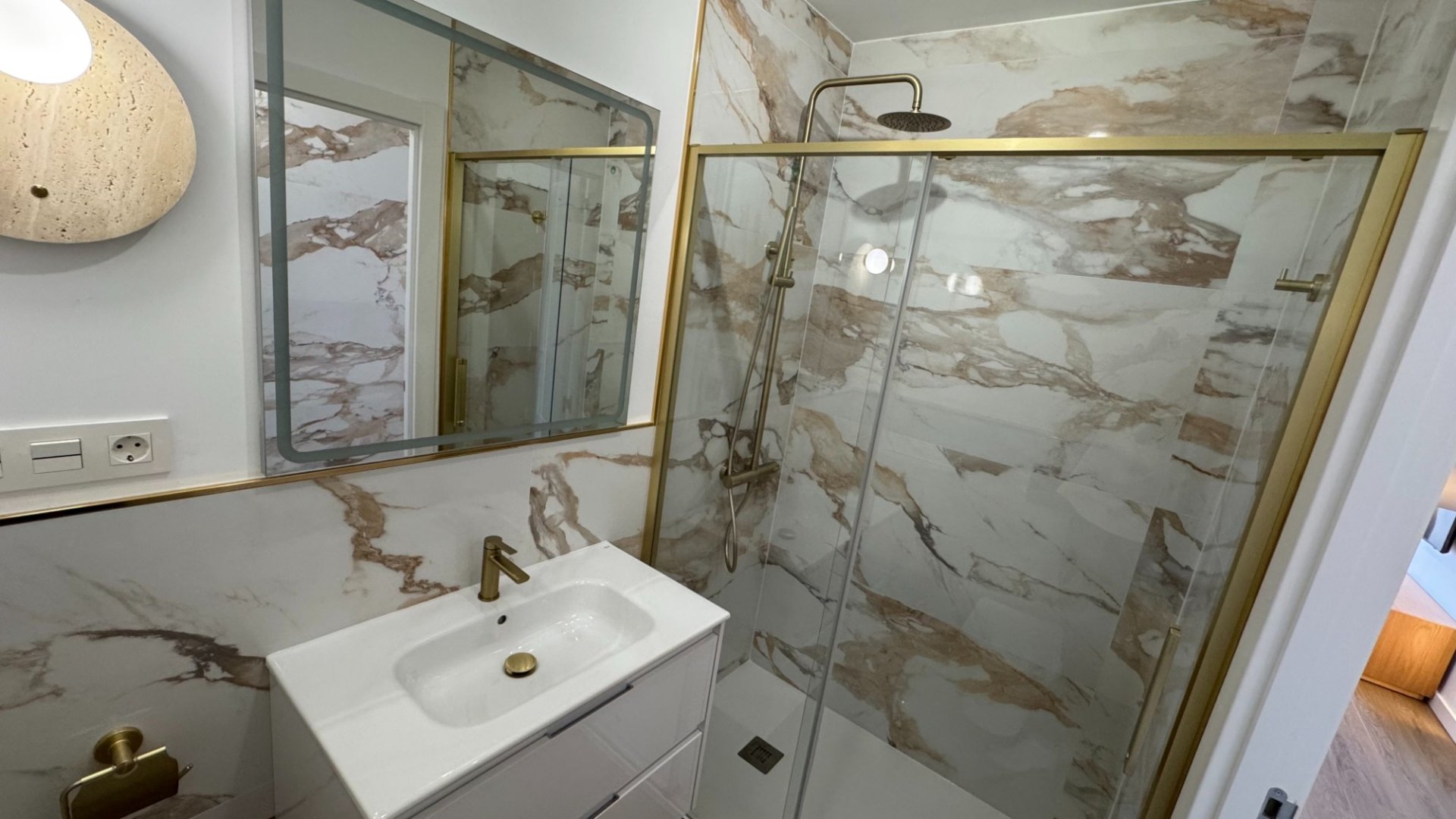 Reventa - Apartamentos -
Orihuela Costa - Punta Prima