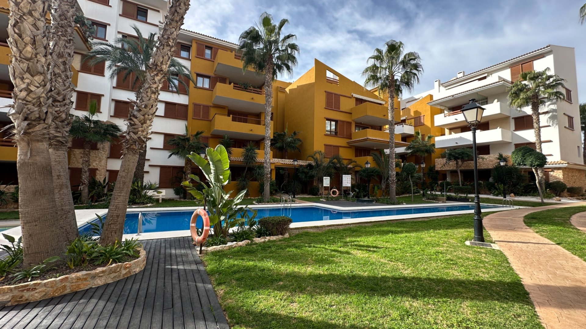 Reventa - Apartamentos -
Orihuela Costa - Punta Prima