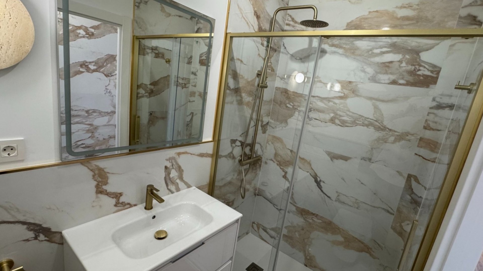 Reventa - Apartamentos -
Orihuela Costa - Punta Prima