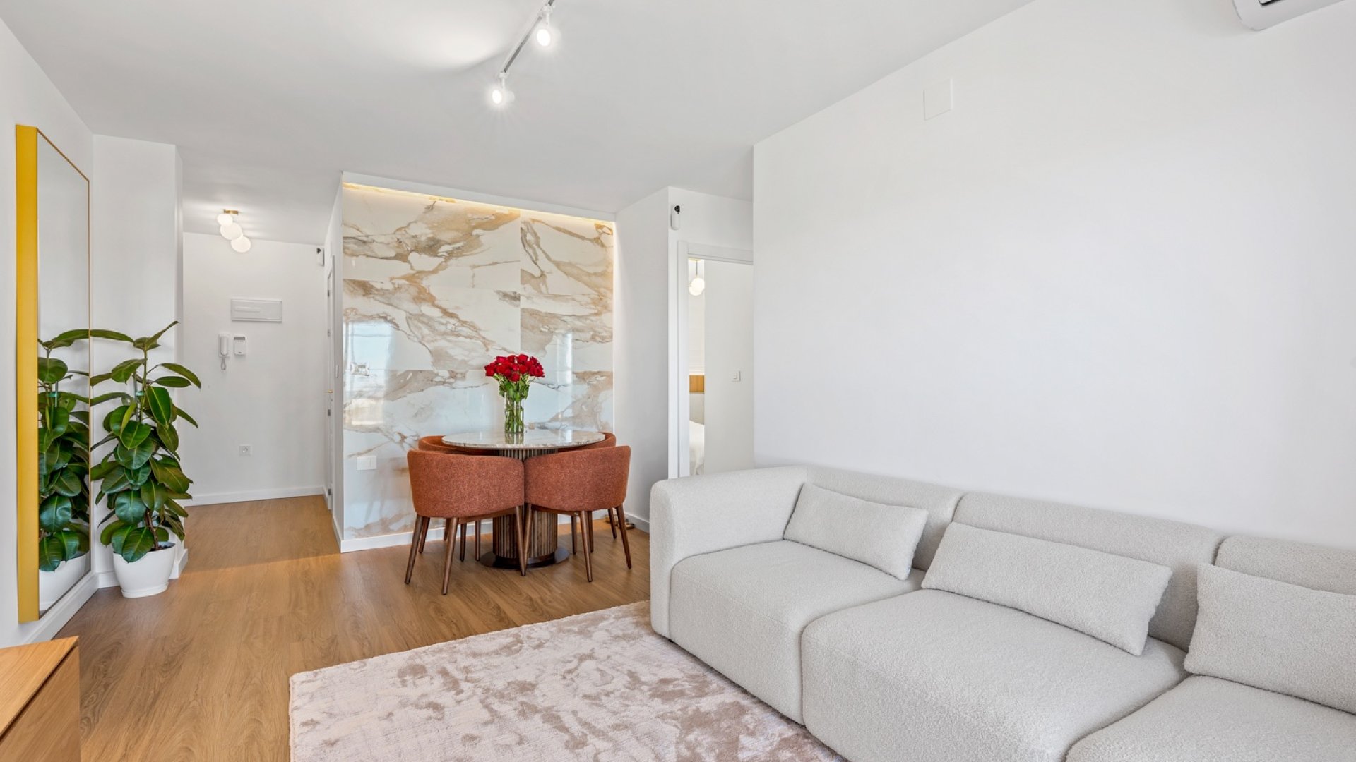 Reventa - Apartamentos -
Orihuela Costa - Punta Prima