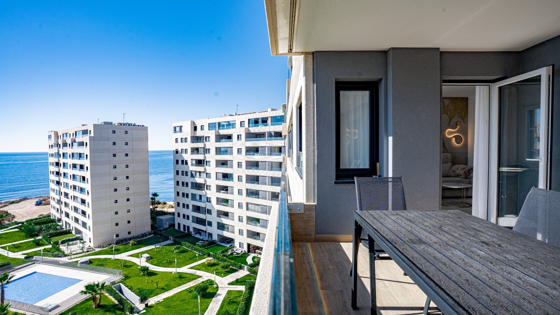 Reventa - Apartamentos -
Orihuela Costa - Punta Prima
