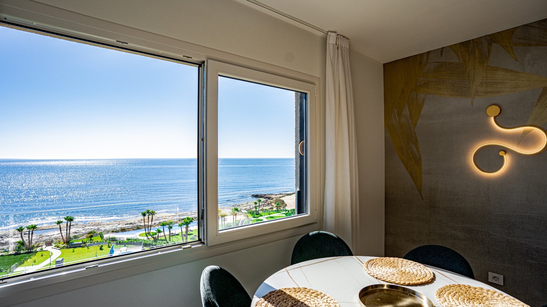 Reventa - Apartamentos -
Orihuela Costa - Punta Prima