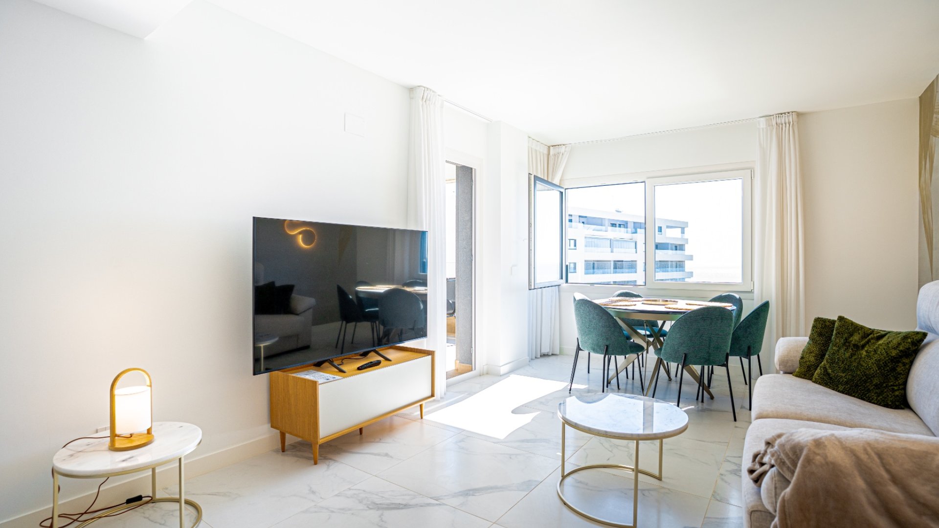 Reventa - Apartamentos -
Orihuela Costa - Punta Prima