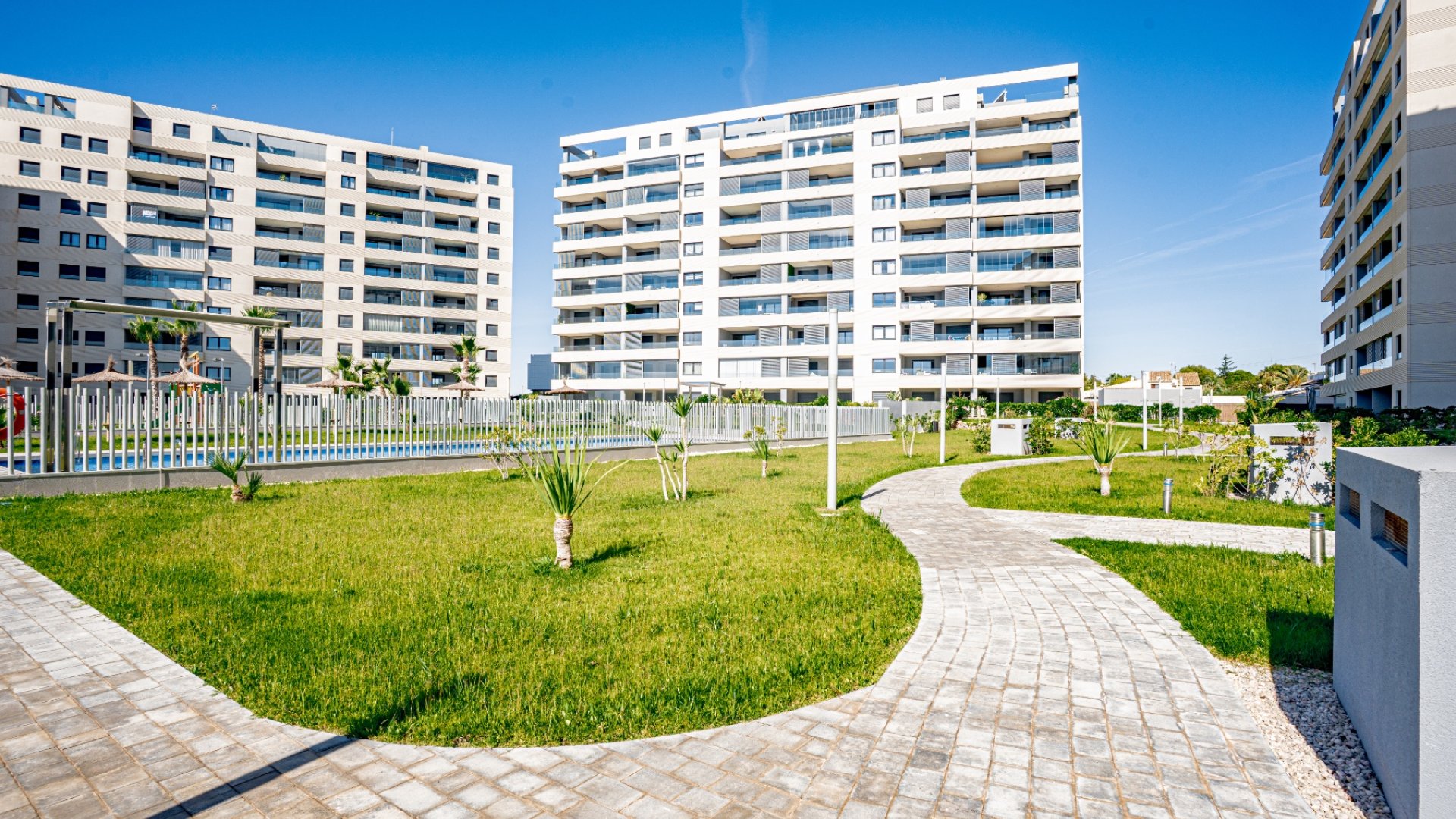 Reventa - Apartamentos -
Orihuela Costa - Punta Prima