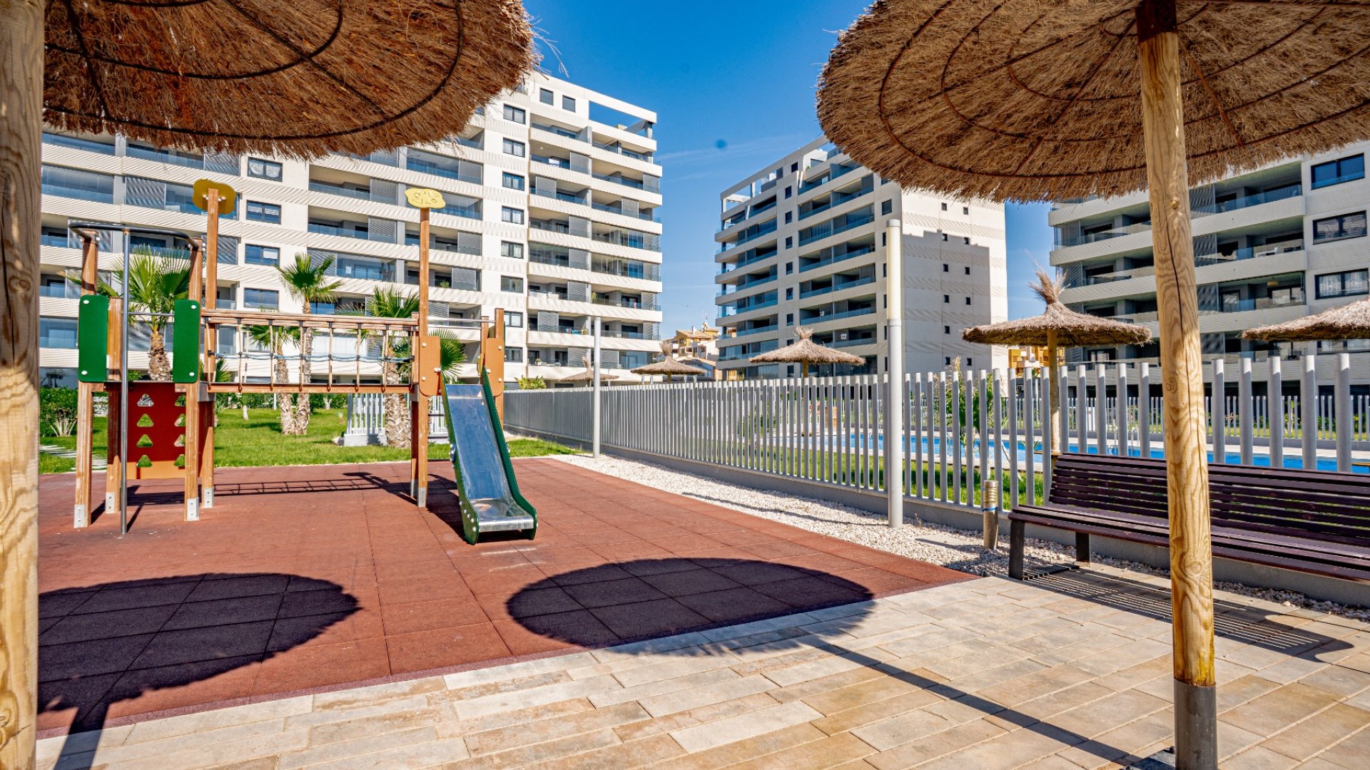 Reventa - Apartamentos -
Orihuela Costa - Punta Prima