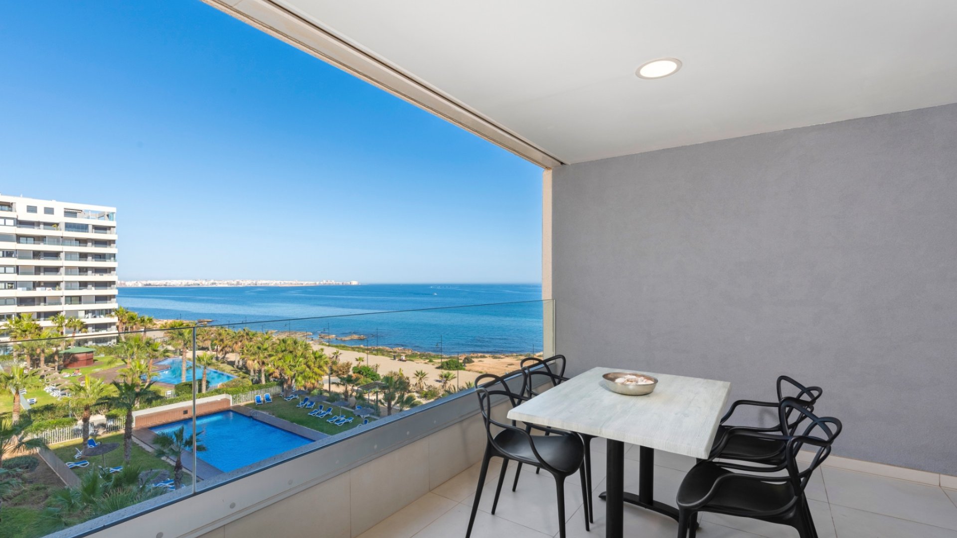 Reventa - Apartamentos -
Orihuela Costa - Punta Prima