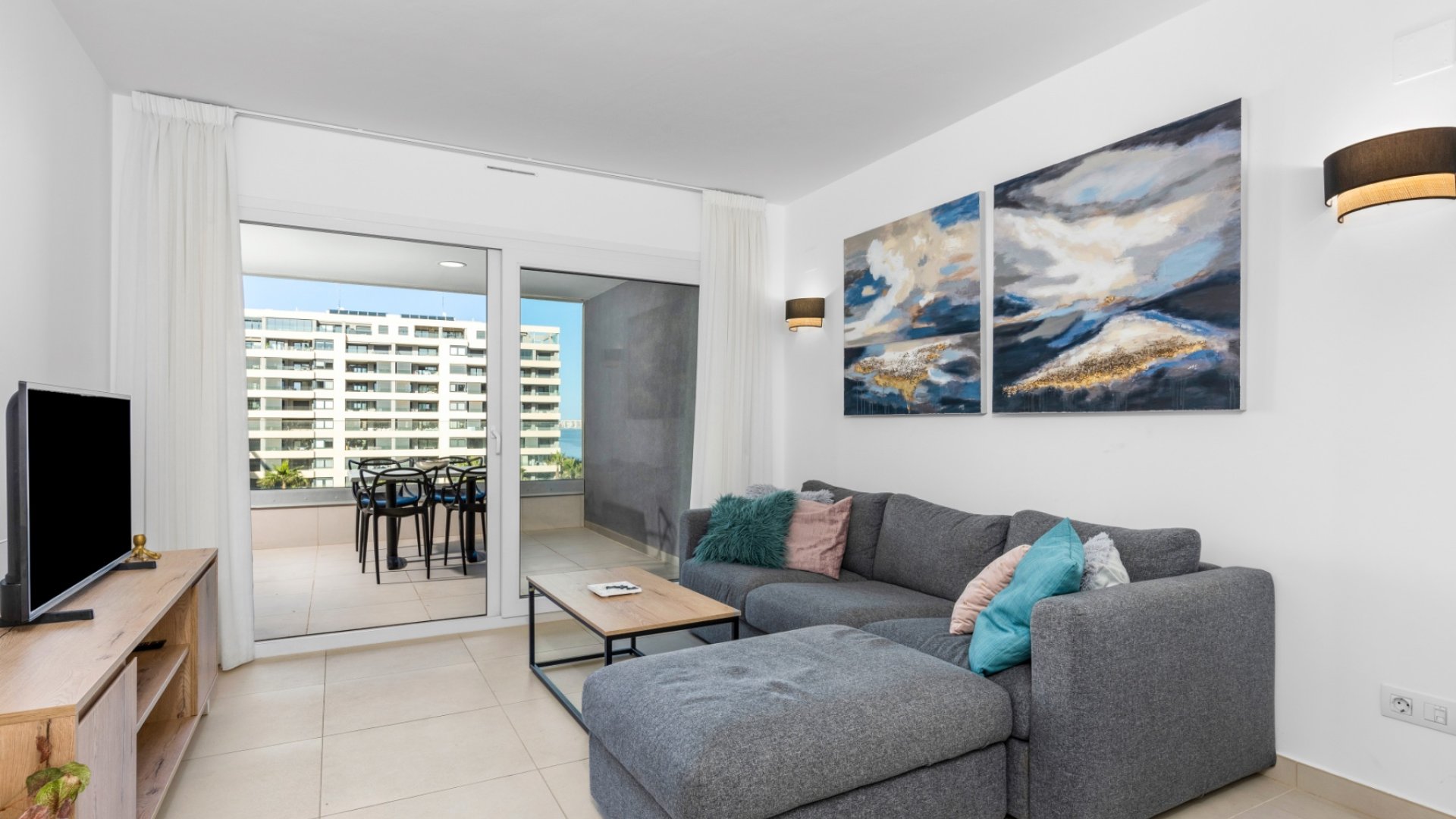 Reventa - Apartamentos -
Orihuela Costa - Punta Prima