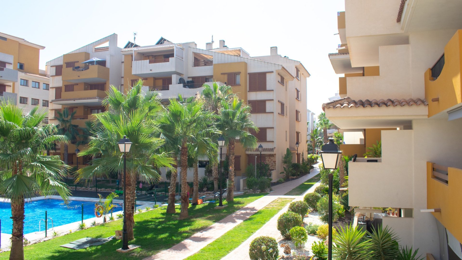Reventa - Apartamentos -
Orihuela Costa - Punta Prima