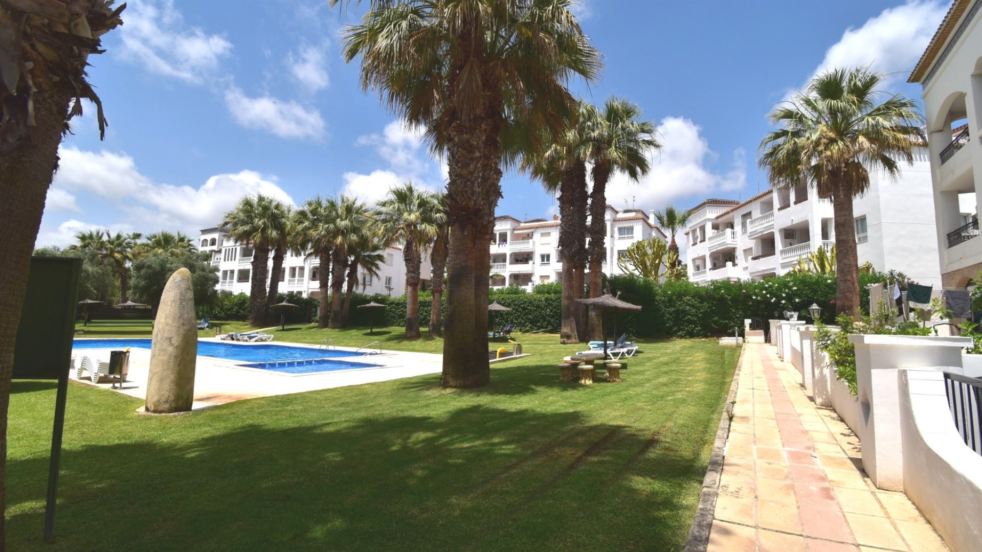 Reventa - Apartamentos -
Orihuela Costa - Villamartín