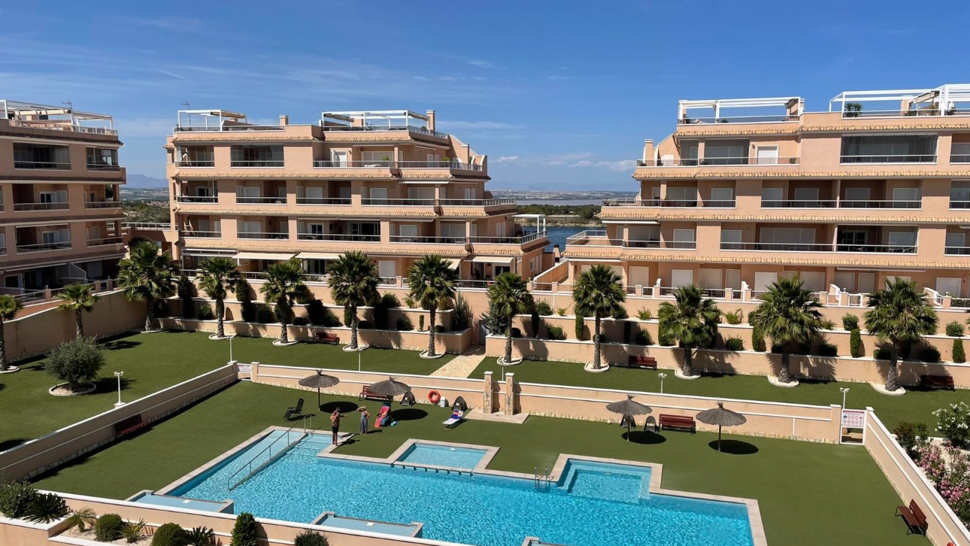 Reventa - Apartamentos -
Orihuela Costa - Villamartín