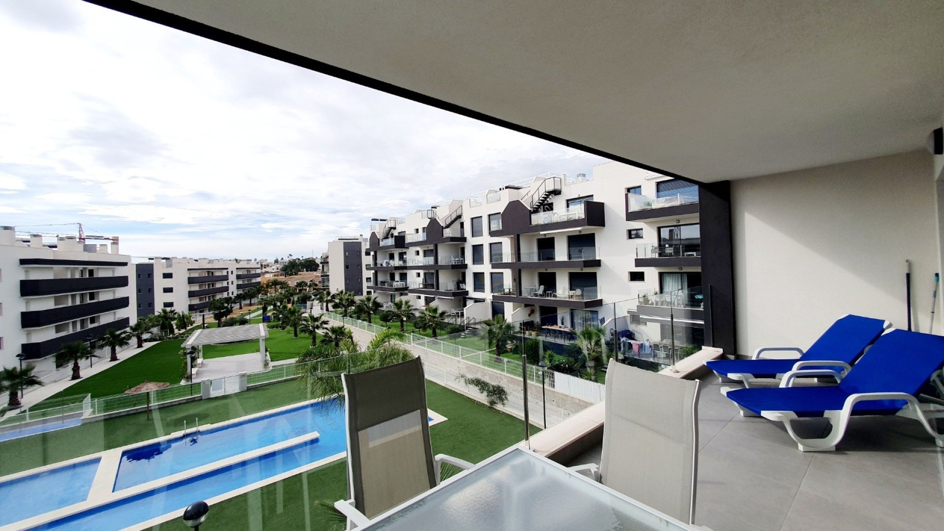 Reventa - Apartamentos -
Orihuela Costa - Villamartín