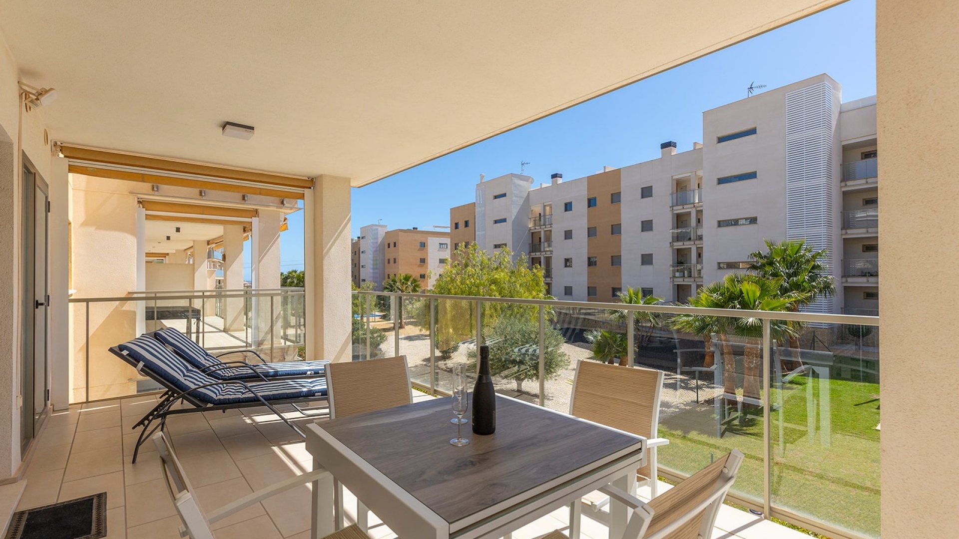 Reventa - Apartamentos -
Orihuela Costa - Villamartín