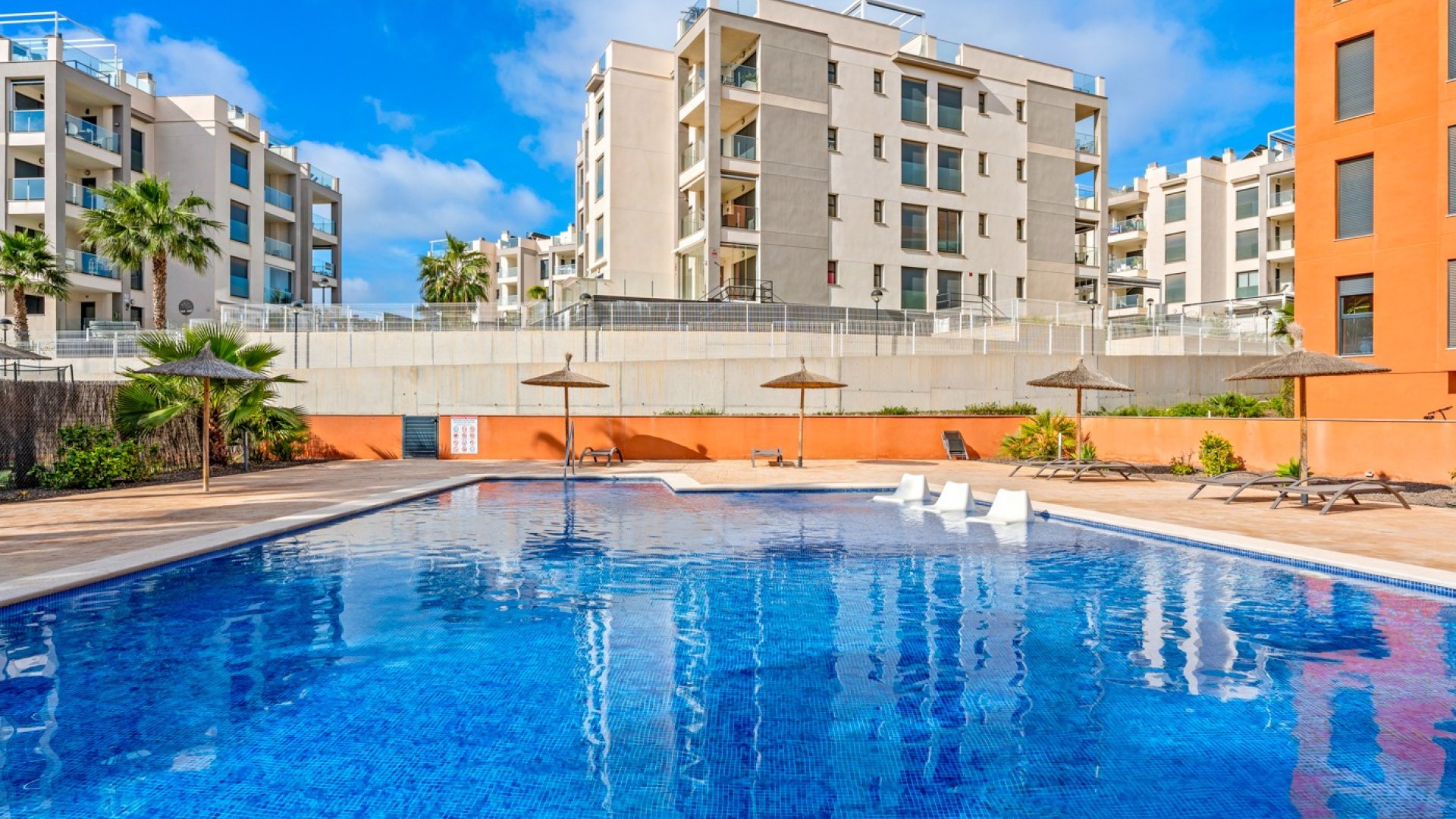 Reventa - Apartamentos -
Orihuela Costa - Villamartín