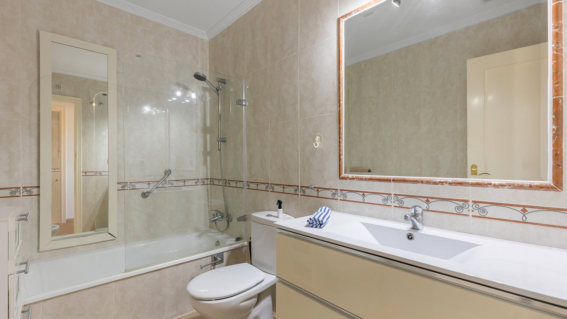 Reventa - Apartamentos -
Orihuela Costa - Villamartín