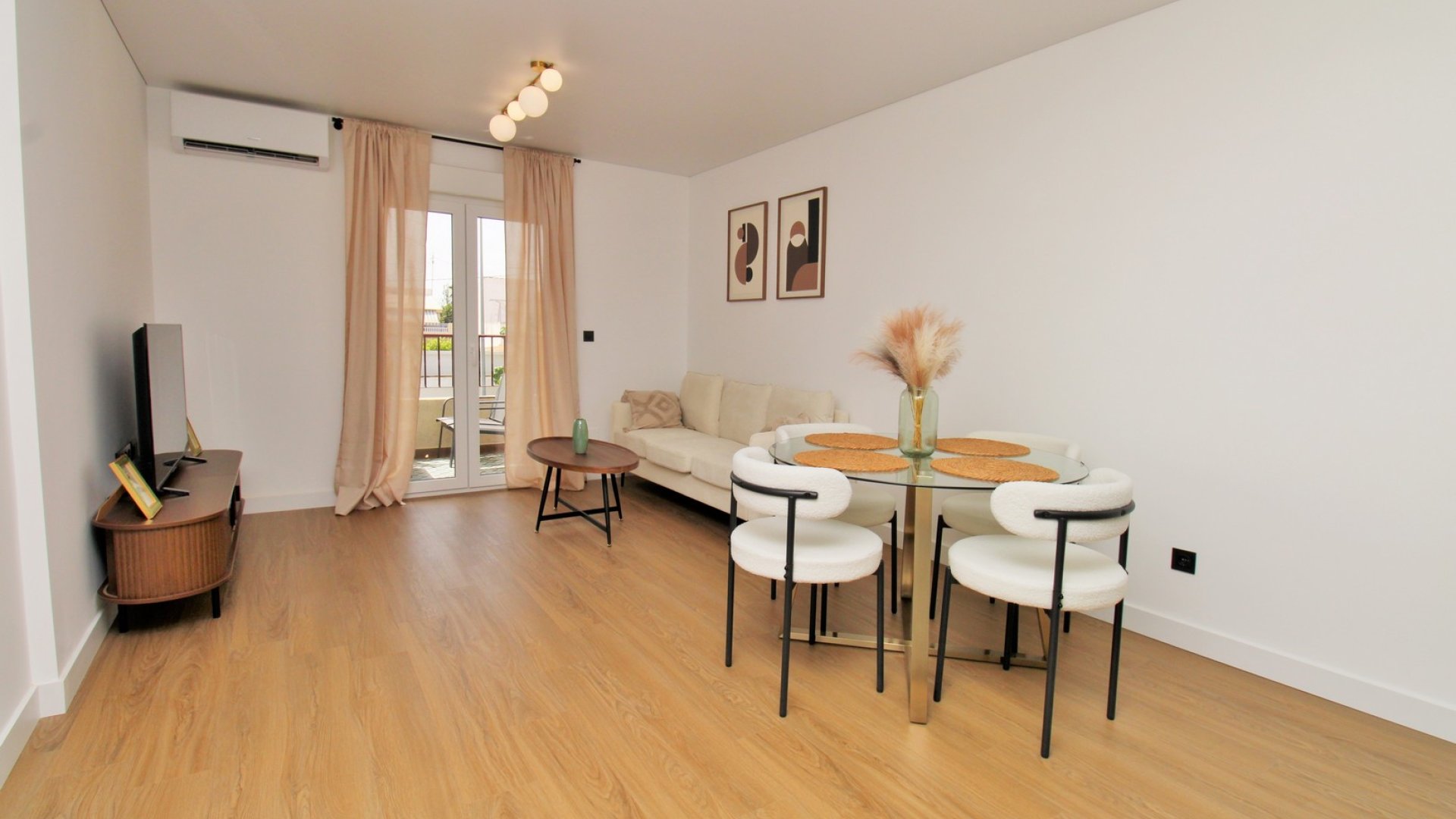 Reventa - Apartamentos -
Pilar de la Horadada - Torre de la Horadada
