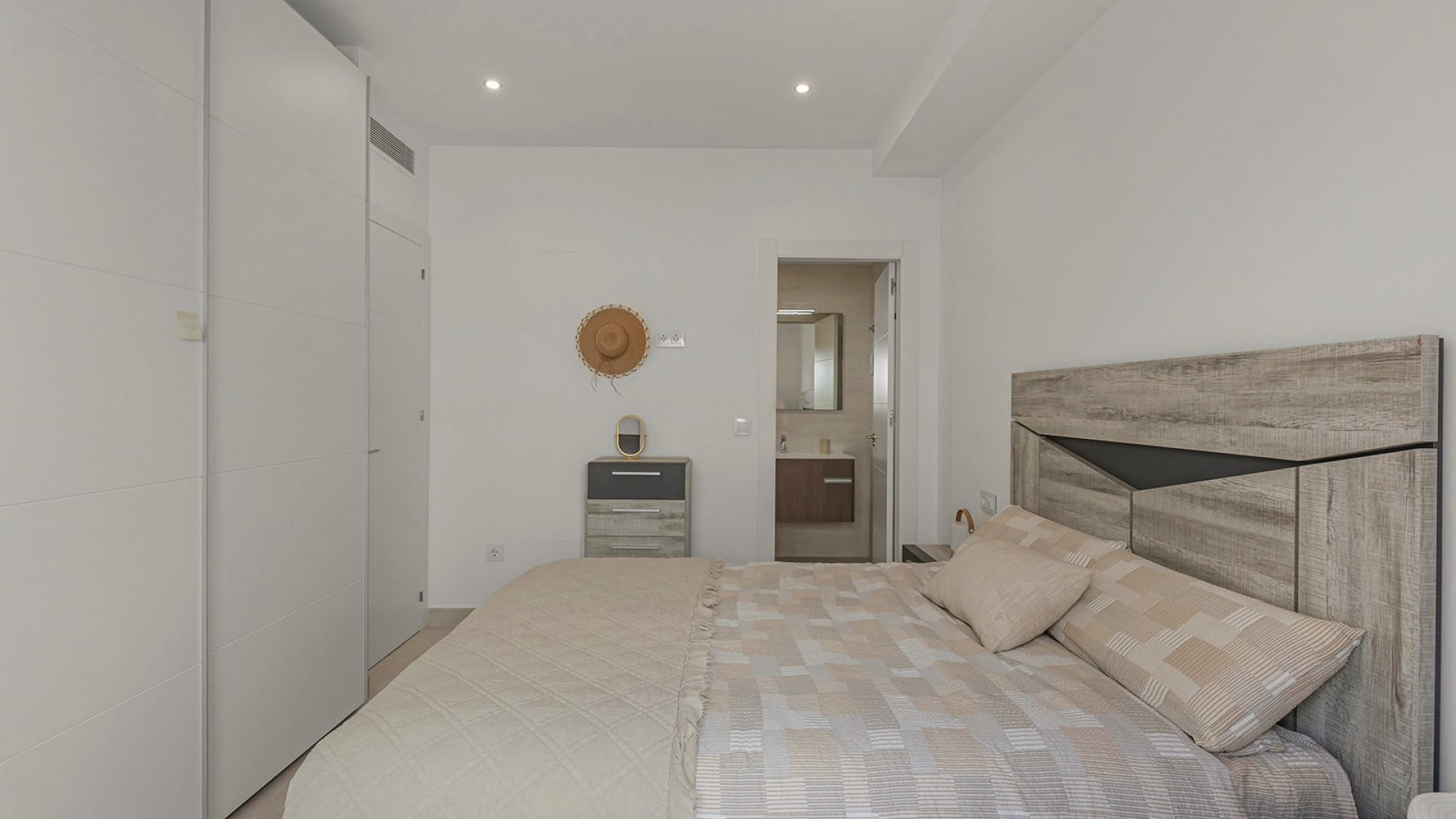 Reventa - Apartamentos -
Pilar de la Horadada - Zona Pueblo