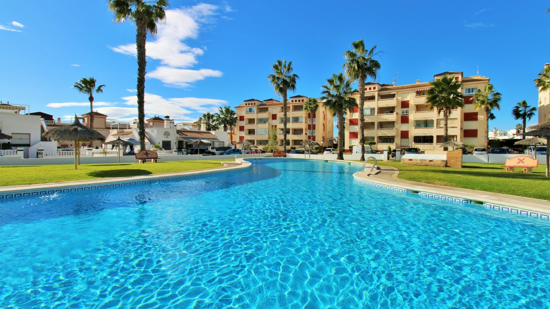 Reventa - Apartamentos -
Playa Flamenca