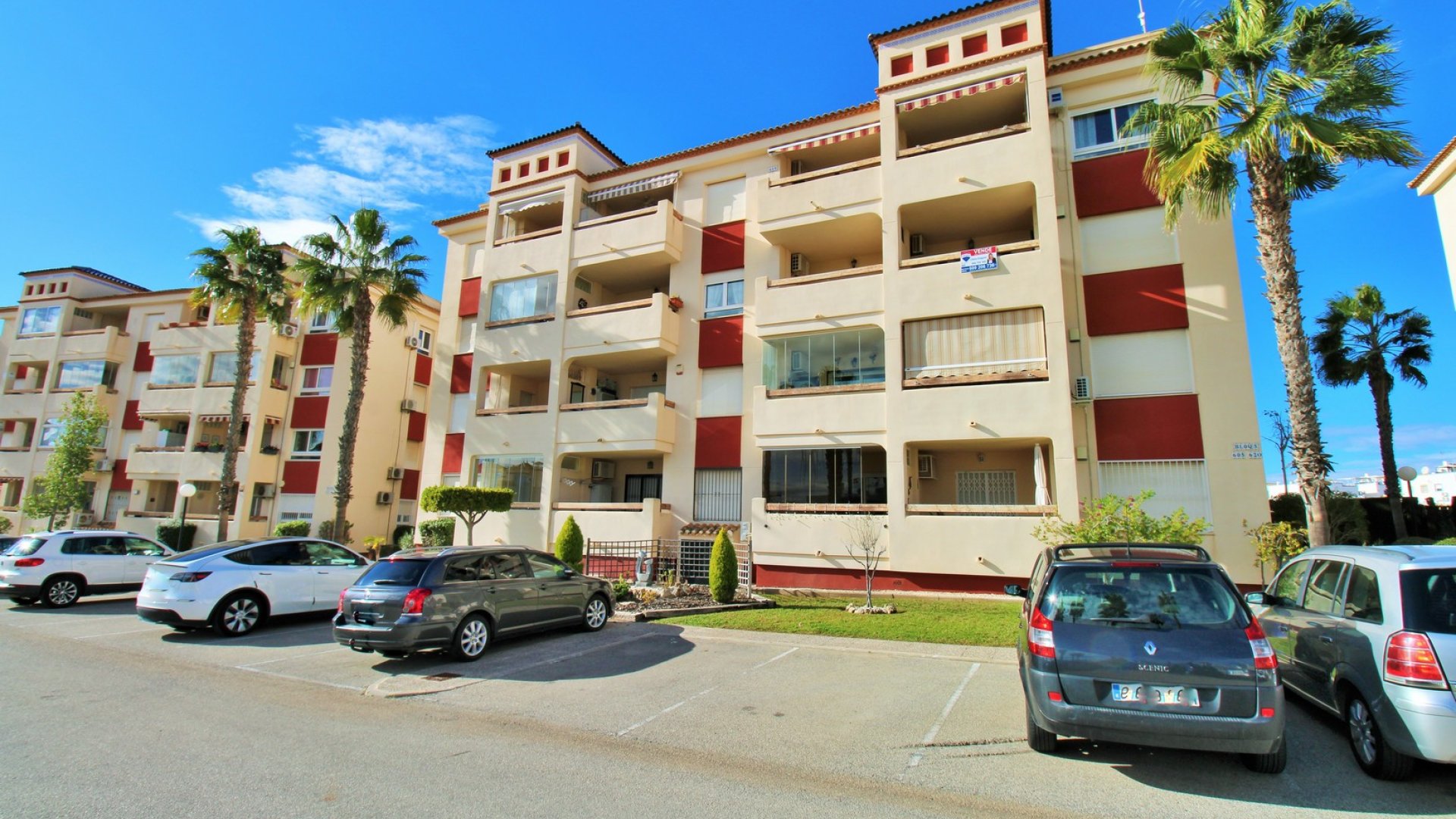 Reventa - Apartamentos -
Playa Flamenca