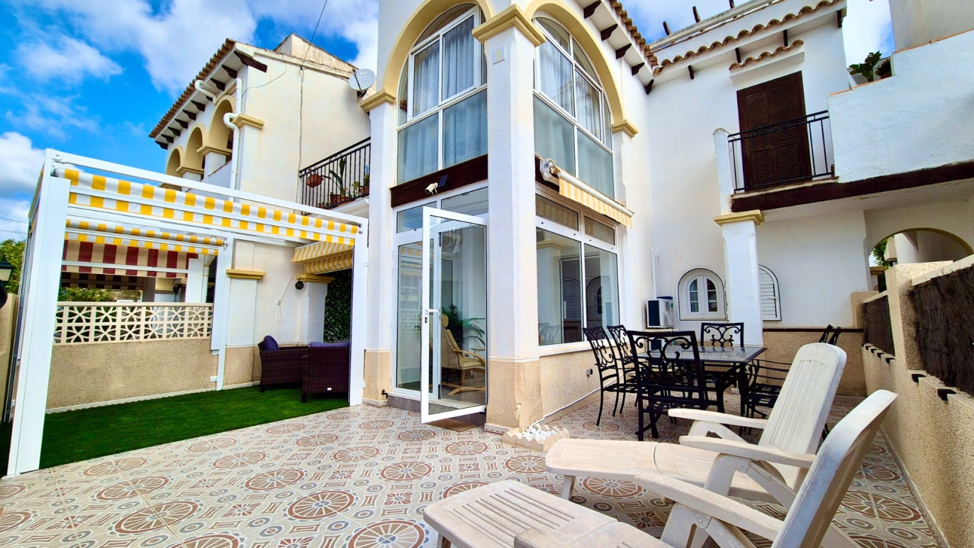 Reventa - Apartamentos -
San Miguel de Salinas - Costa Blanca