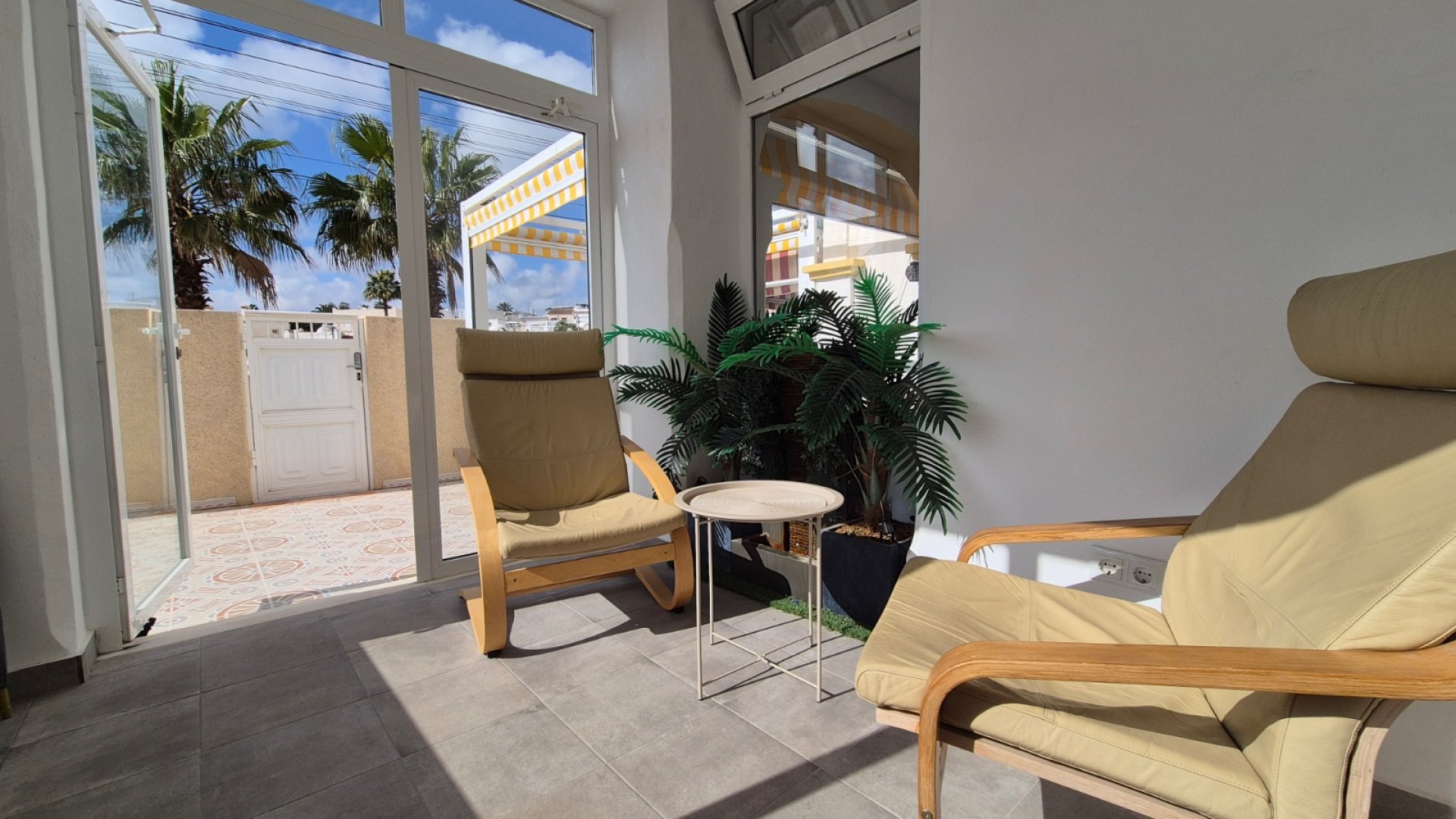 Reventa - Apartamentos -
San Miguel de Salinas - Costa Blanca
