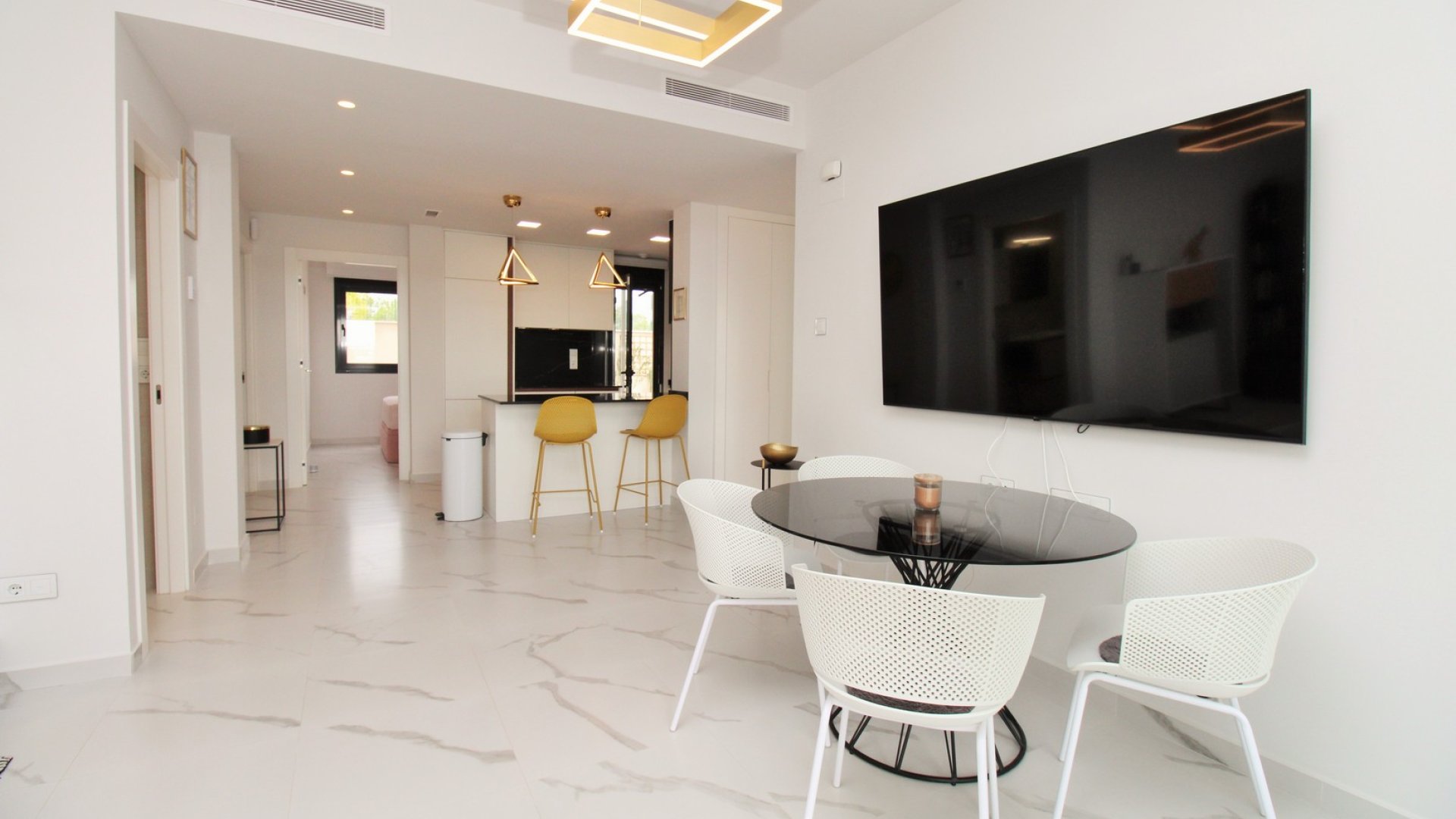 Reventa - Apartamentos -
San Miguel de Salinas
