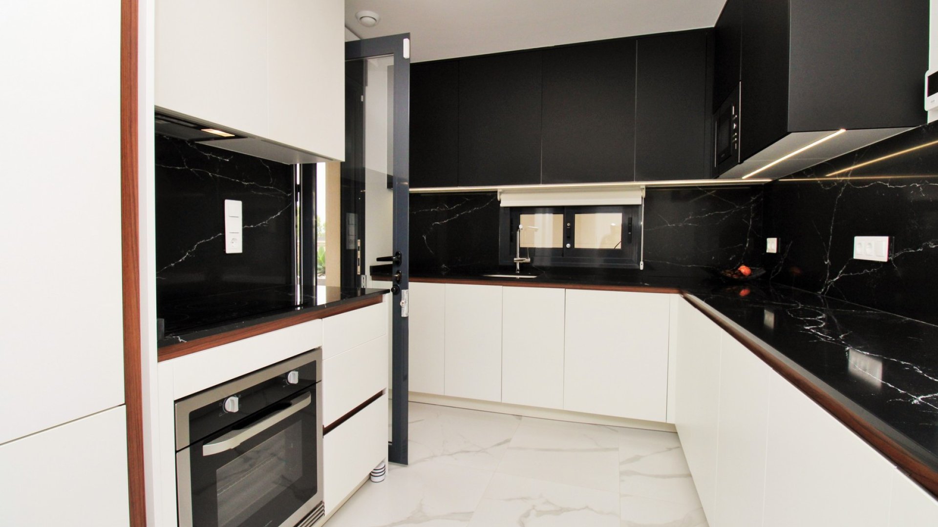 Reventa - Apartamentos -
San Miguel de Salinas