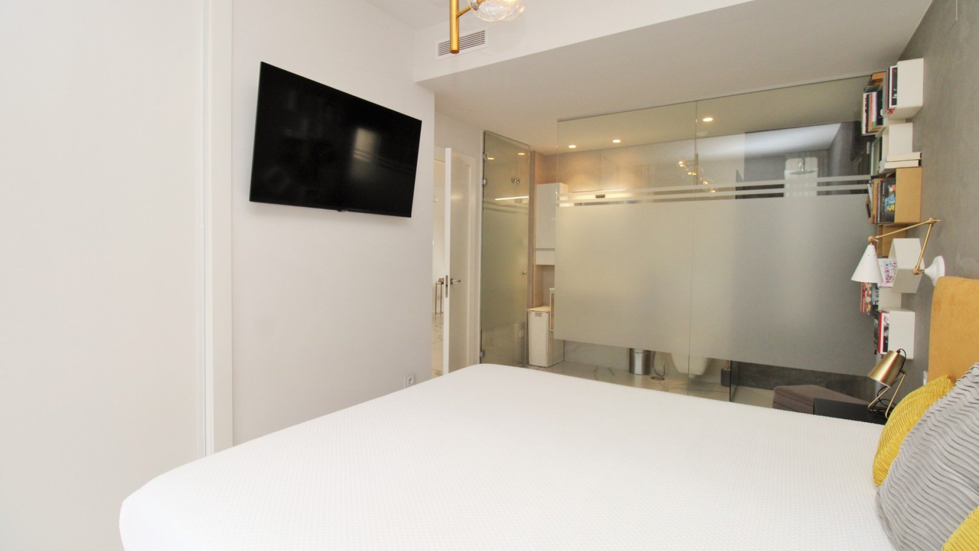 Reventa - Apartamentos -
San Miguel de Salinas