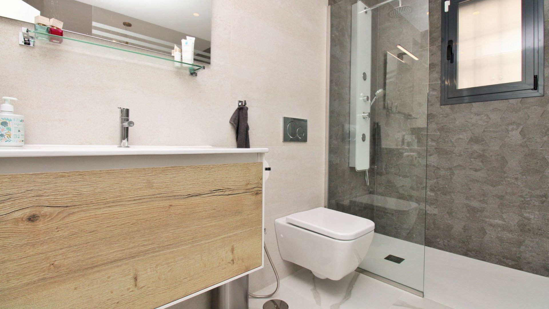 Reventa - Apartamentos -
San Miguel de Salinas