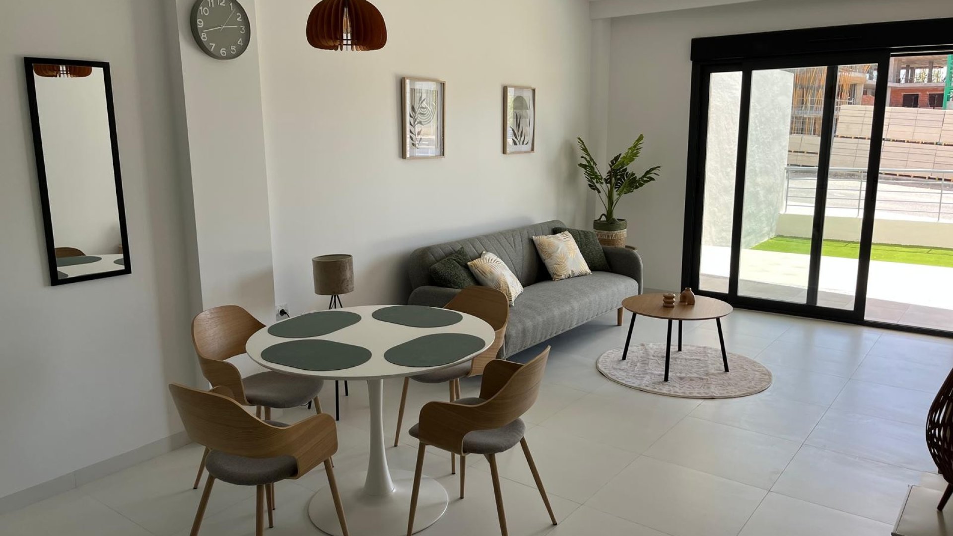 Reventa - Apartamentos -
San Miguel de Salinas