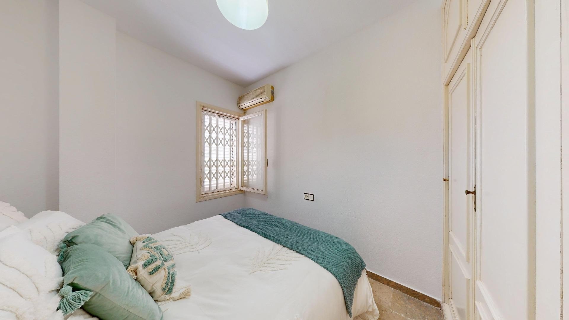 Reventa - Apartamentos -
Santa Pola - Playa Lisa