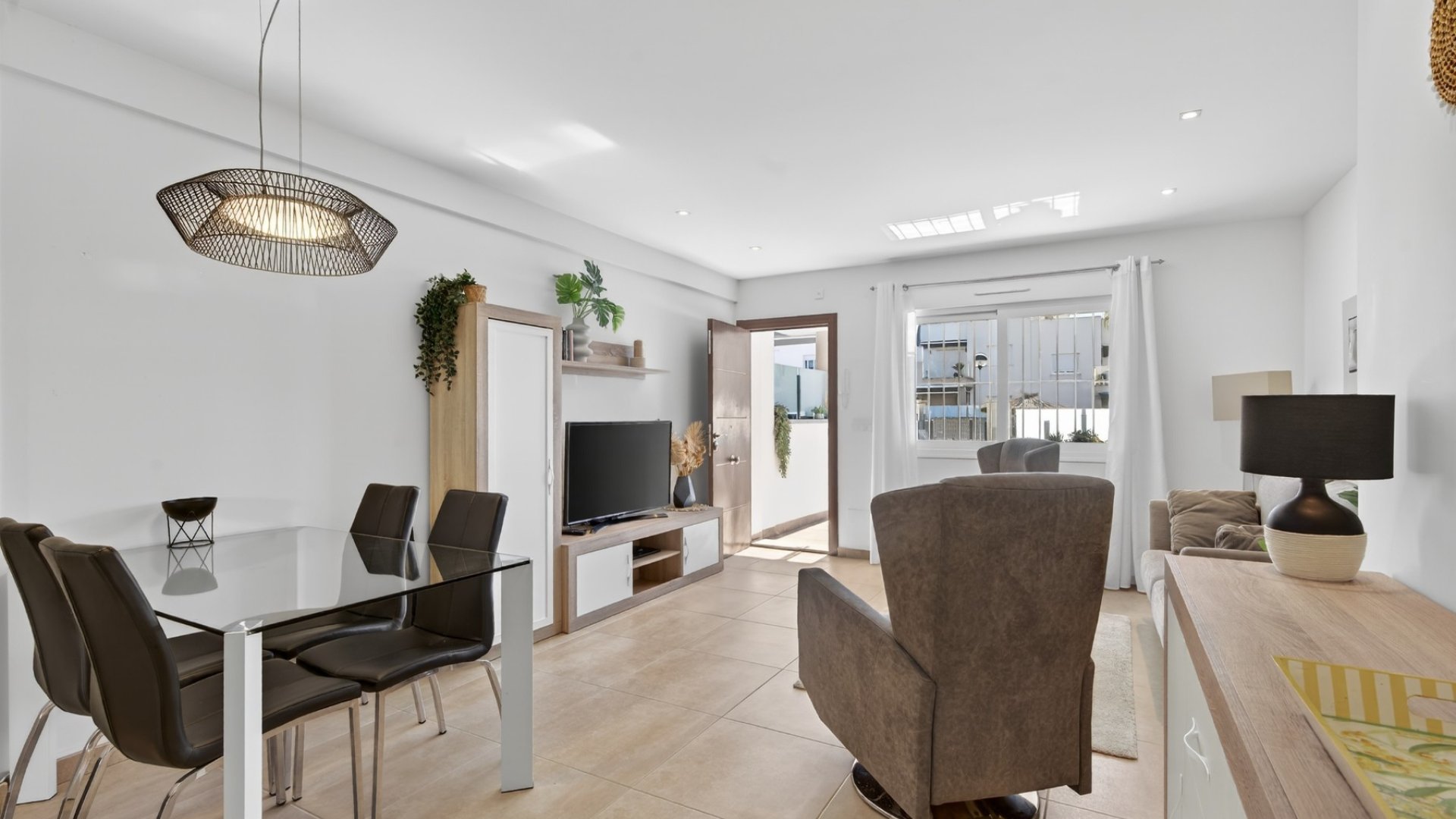 Reventa - Apartamentos -
Torrevieja - Aguas Nuevas