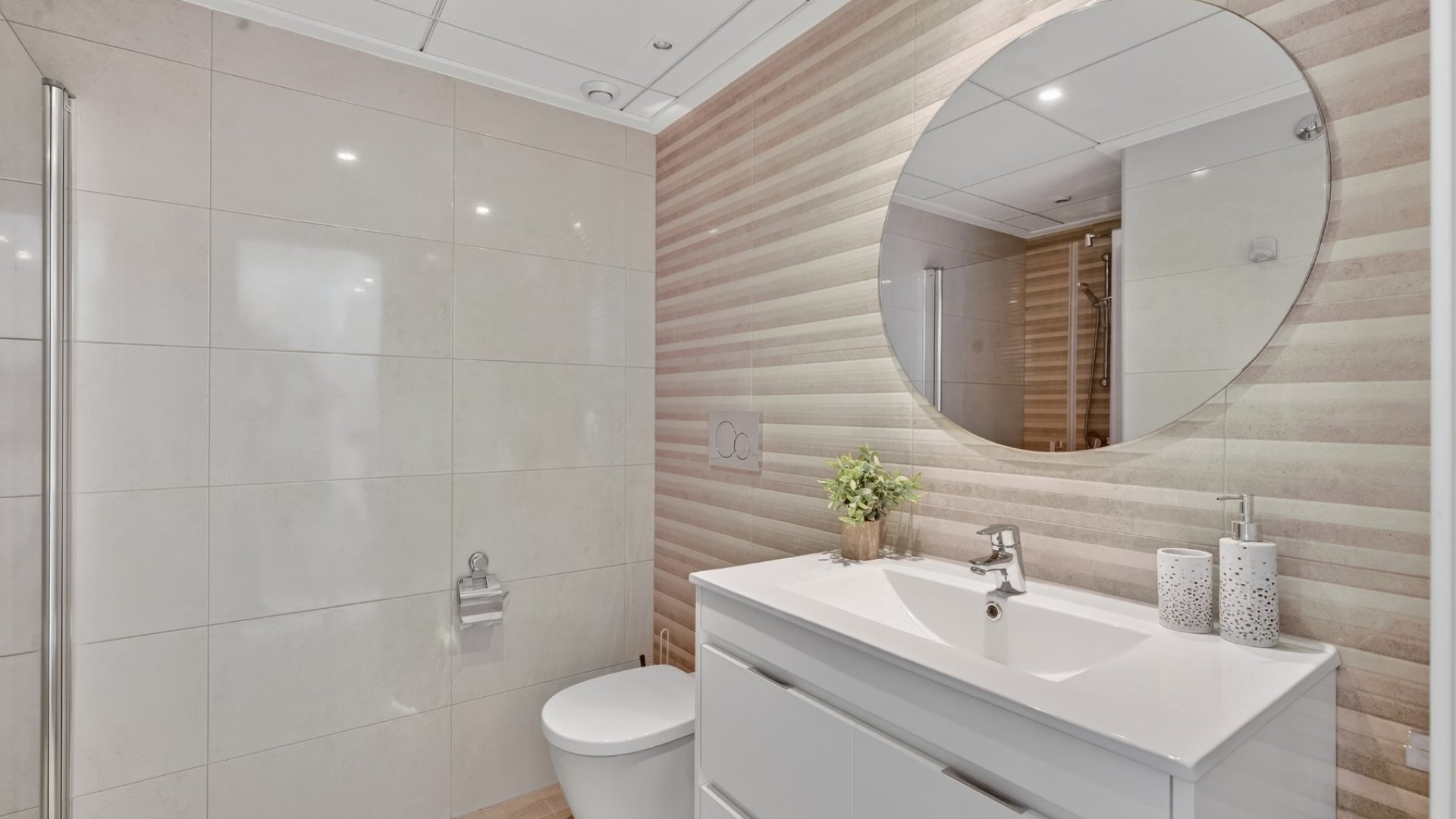 Reventa - Apartamentos -
Torrevieja - Aguas Nuevas