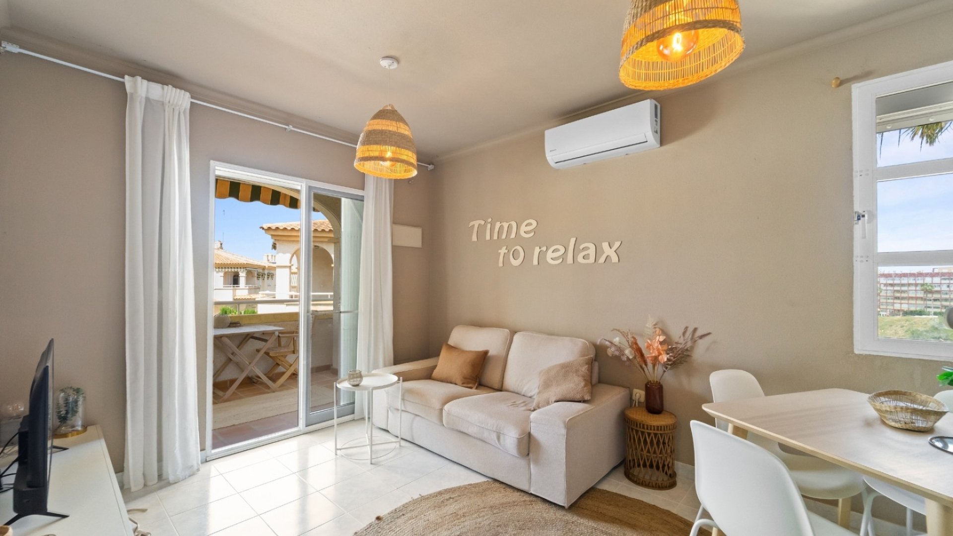 Reventa - Apartamentos -
Torrevieja - Aguas Nuevas