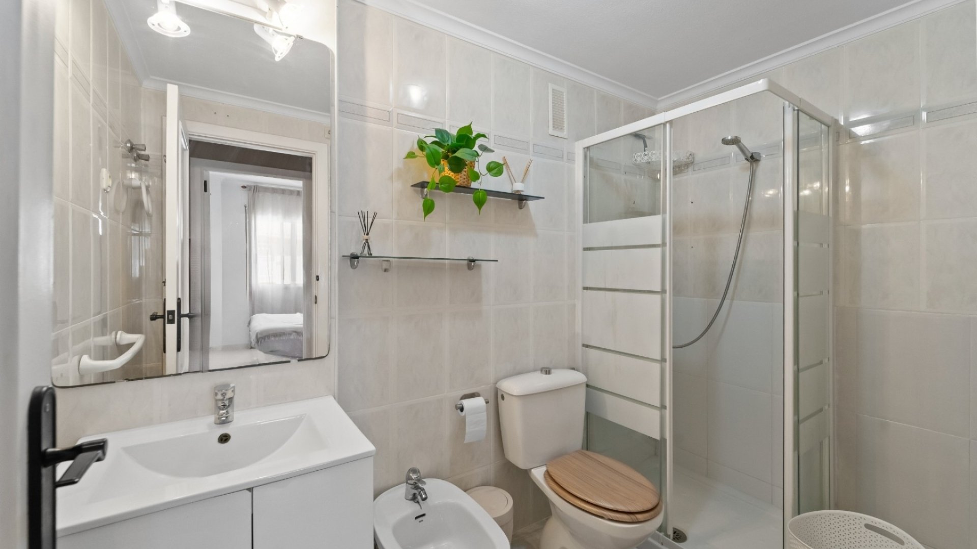 Reventa - Apartamentos -
Torrevieja - Aguas Nuevas