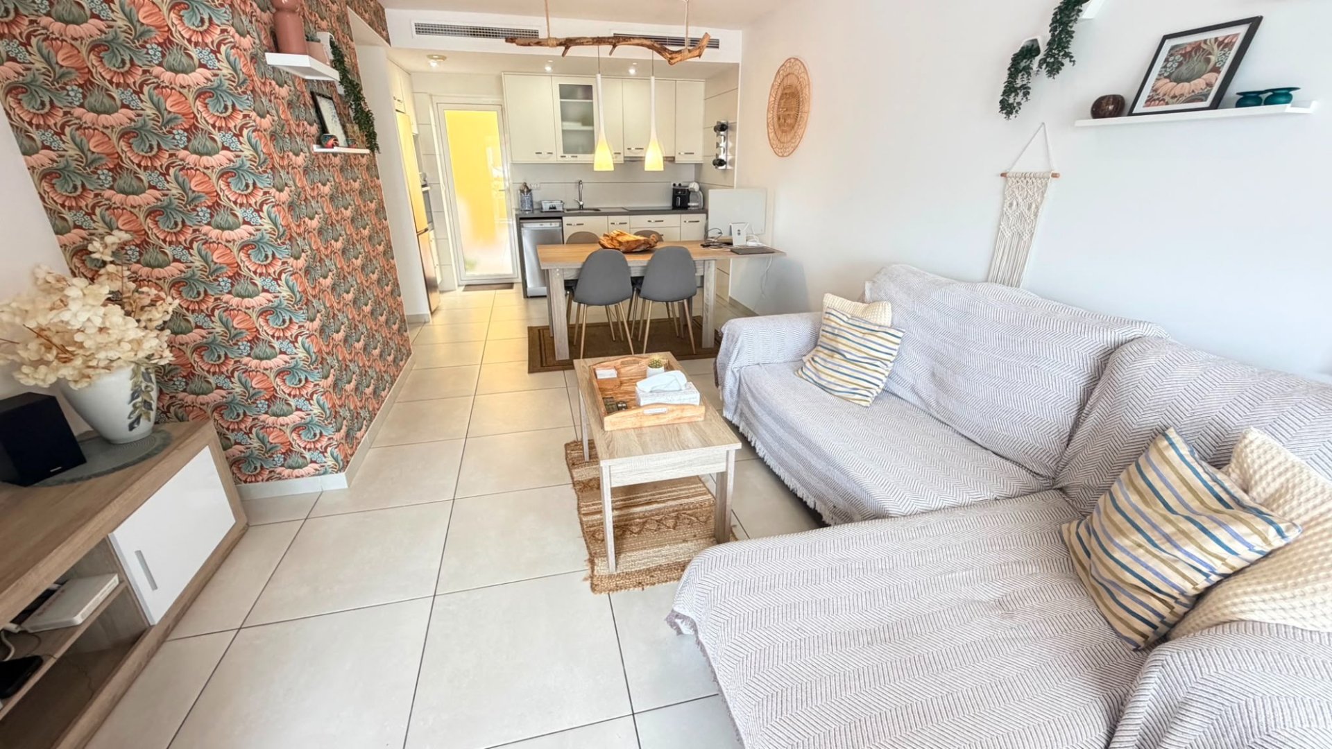 Reventa - Apartamentos -
Torrevieja - Aguas Nuevas