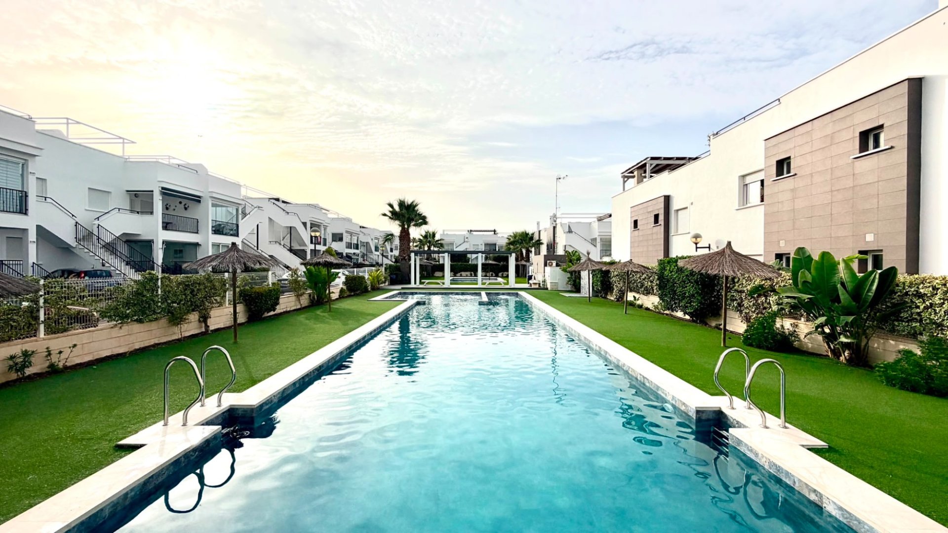 Reventa - Apartamentos -
Torrevieja - Aguas Nuevas