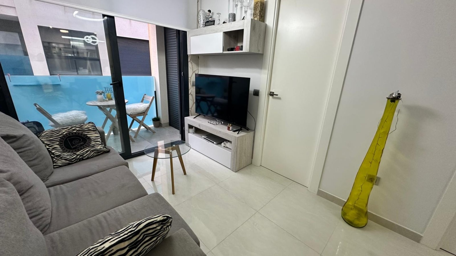 Reventa - Apartamentos -
Torrevieja - Calas Blancas